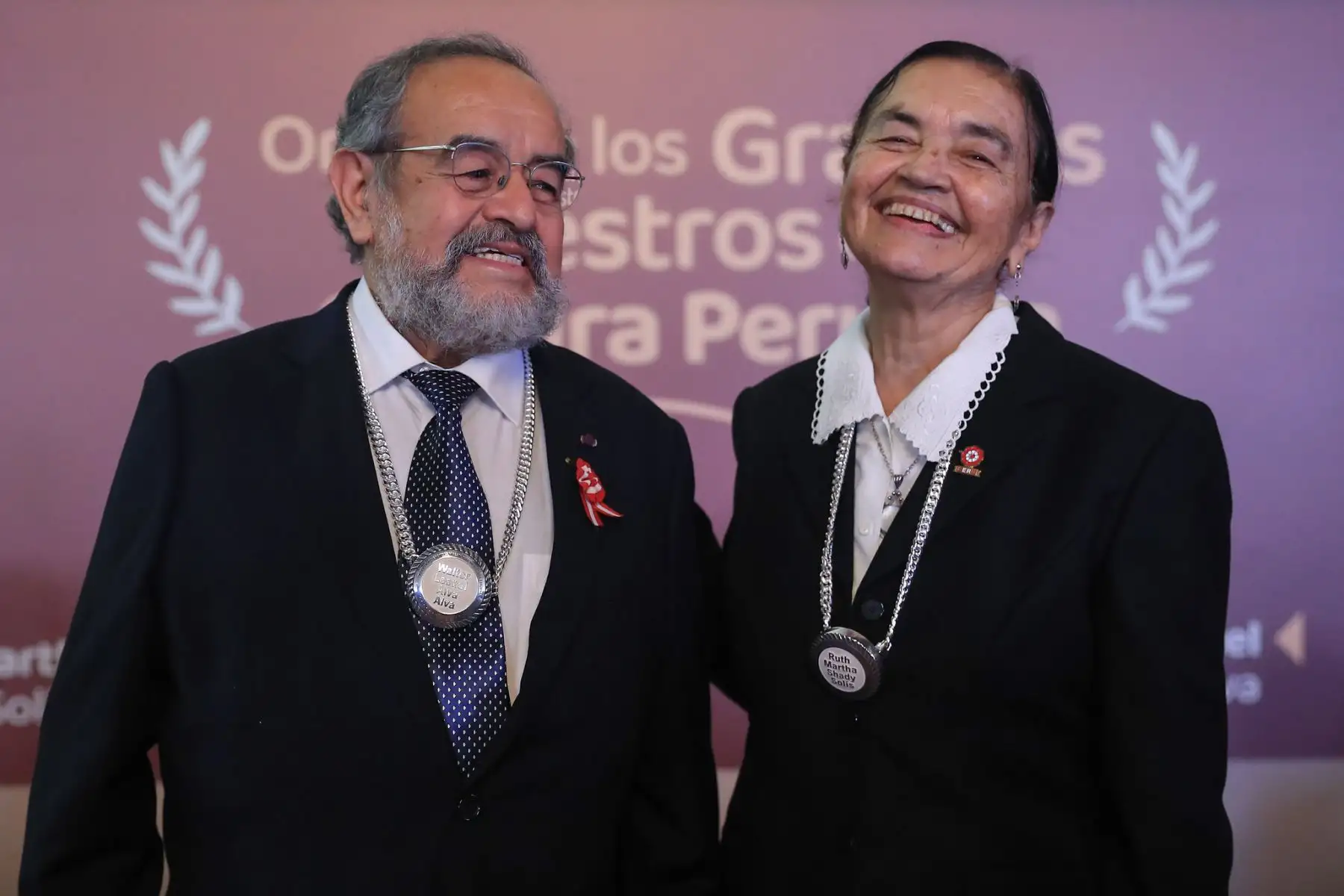 El presidente de la República, José María Balcázar, lideró hoy la ceremonia de otorgamiento de la Orden de los Grandes Maestros de la Cultura Peruana a los arqueólogos Walter Alva Alva y Ruth Shady Solís, en reconocimiento a sus sobresalientes aportes a favor del patrimonio cultural de la Nación. Foto: ANDINA/Presidencia