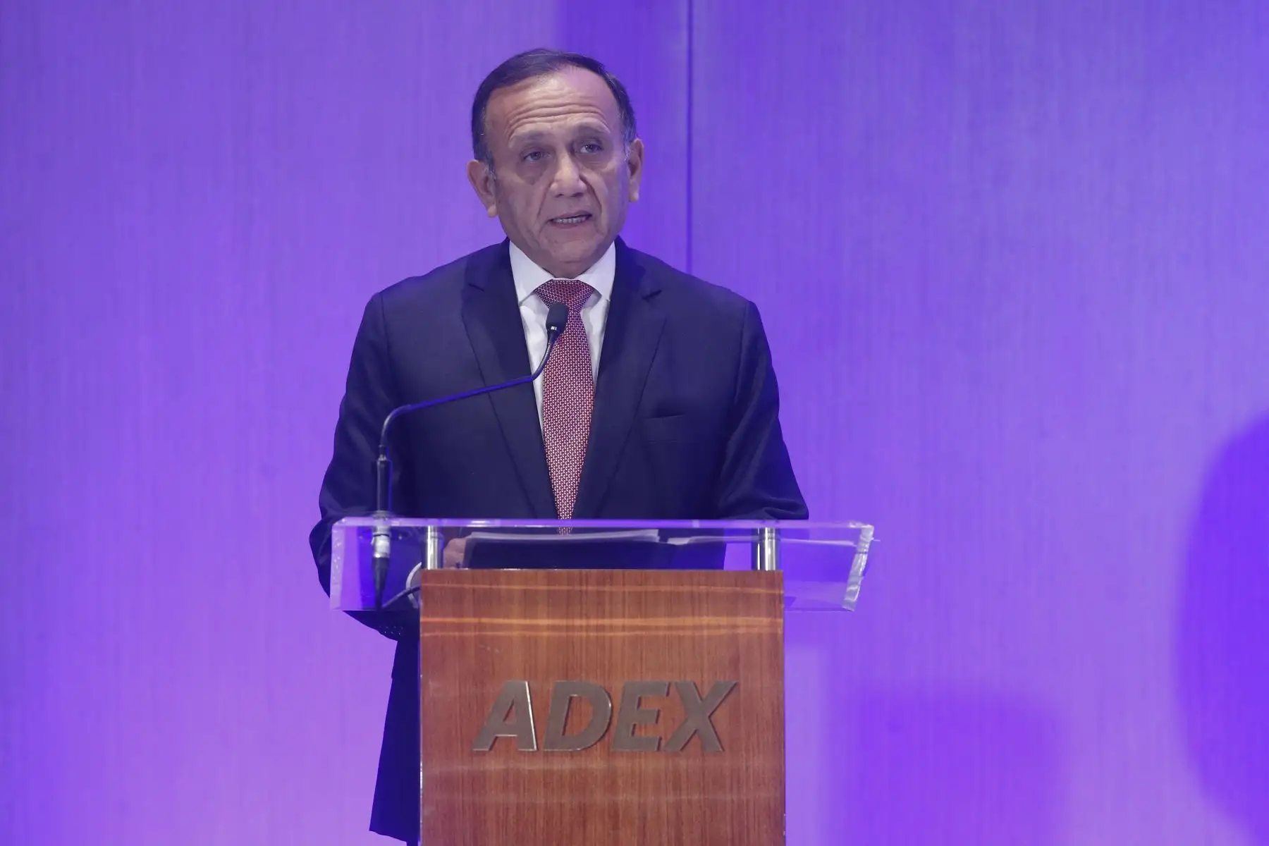 La Asociación de Exportadores (Adex) conmemora su 53° aniversario y destaca el papel que el comercio exterior ha desempeñado en el crecimiento económico del Perú. En la imagen, el presidente de ADEX, César Tello Ramírez, brinda unas palabras al público asistente.
Foto: ANDINA/ Eddy Ramos