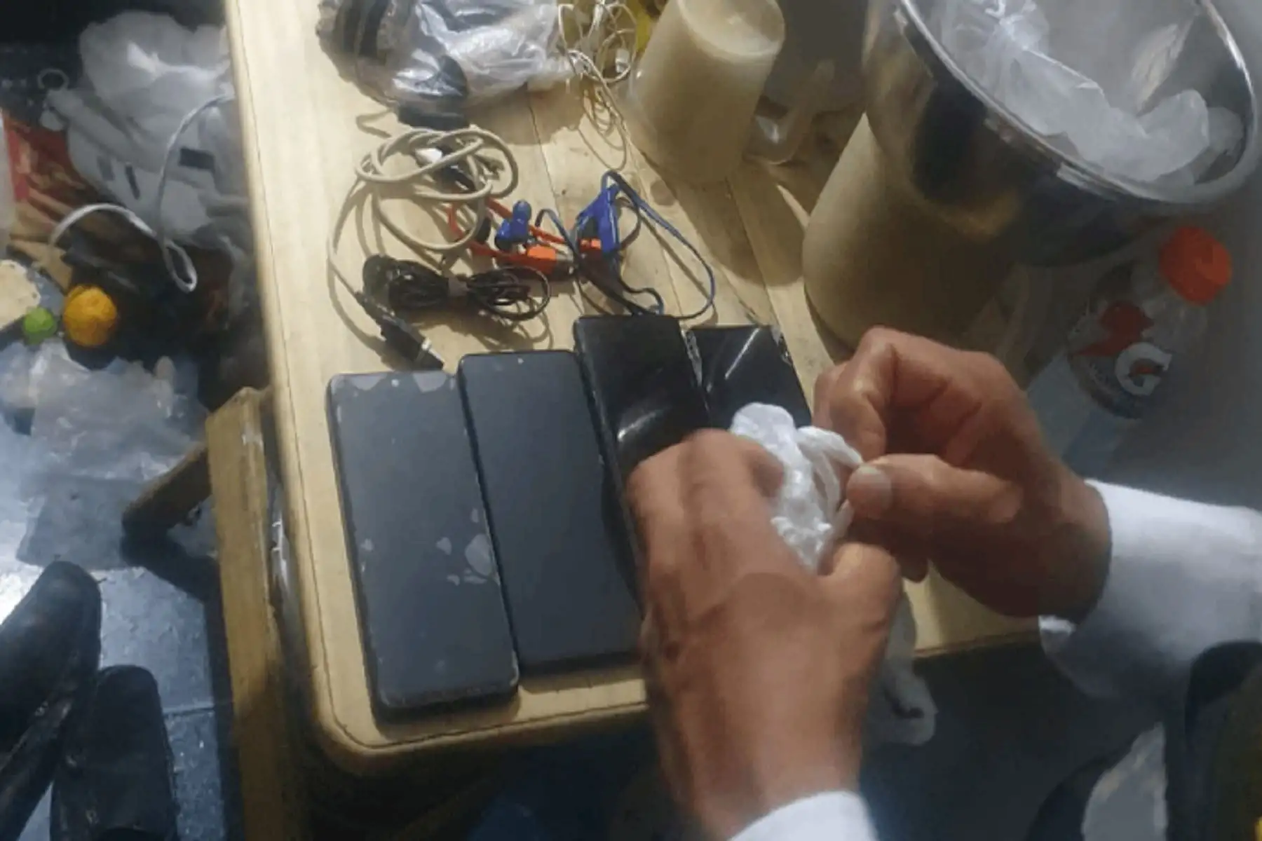 Penal Miguel Castro Castro: INPE incauta celulares y licor en operativo extraordinario