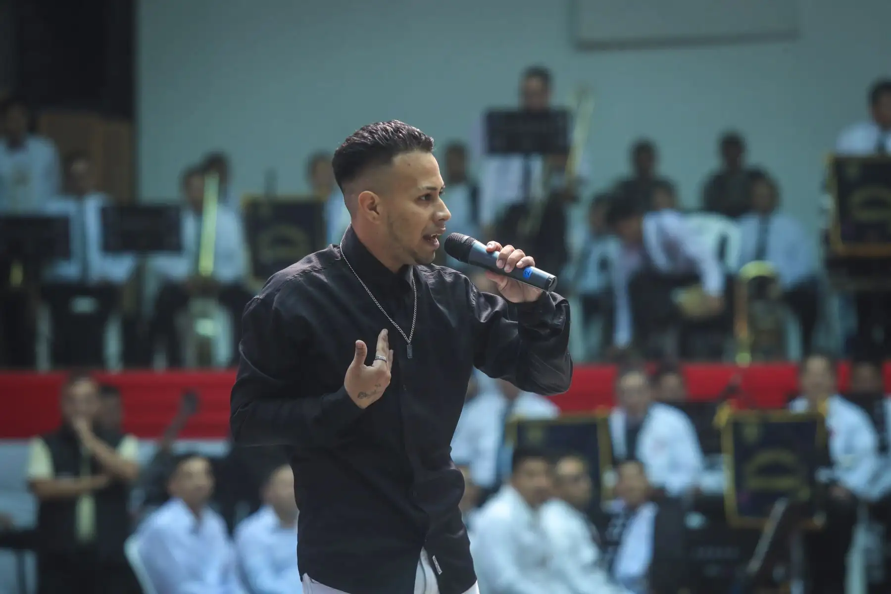 Él es Eduar Alejandro Lara Alfaro, conocido artísticamente como ‘Zabdiel Lara’, ganador del concurso de canto interpenales con la participación de internos de los Establecimientos Penintenciarios del Callao, Cañete, Chorrillos y San Juan de Lurigancho. Foto: ANDINA/Ricardo Cuba