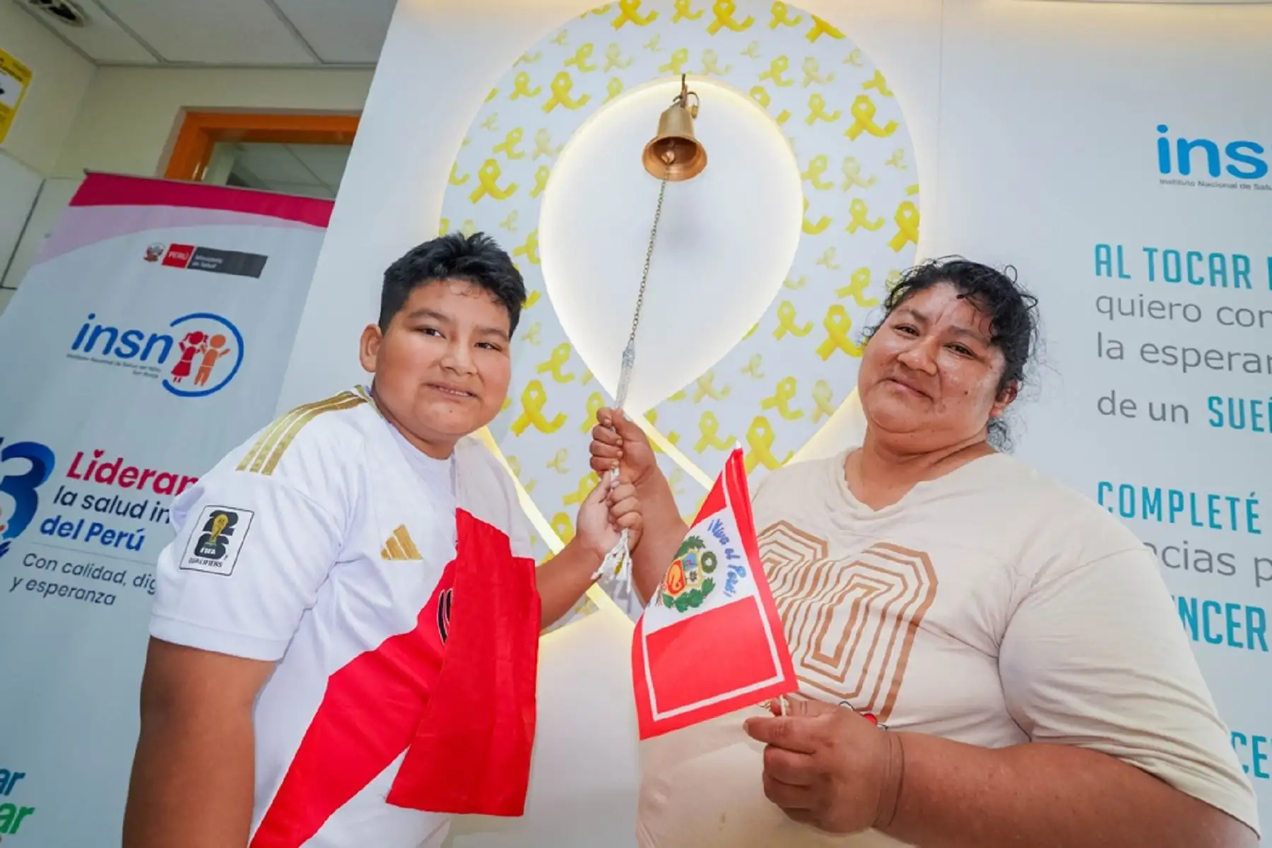 INSN San Borja: niño vence el cáncer tras 9 años y toca la campana de la victoria