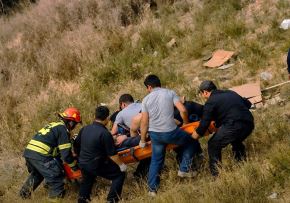 Las labores de rescate de las víctimas del trágico accidente en Cajamarca que dejó 14 personas fallecidas y cinco heridas se prolongó hasta altas horas de la noche. ANDINA/Difusión
