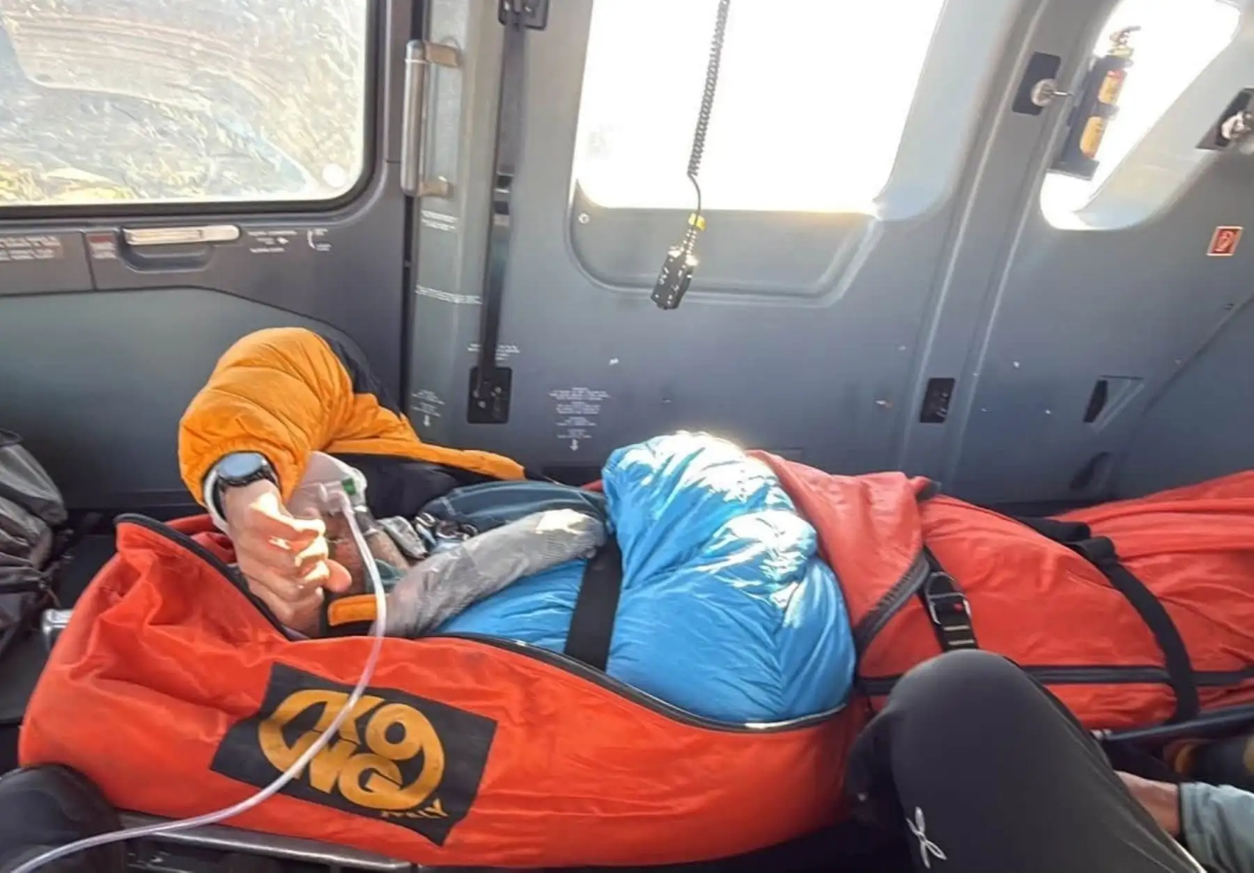 Áncash: brigadas rescatan con vida a guía y turista tras avalancha en el nevado Huascarán