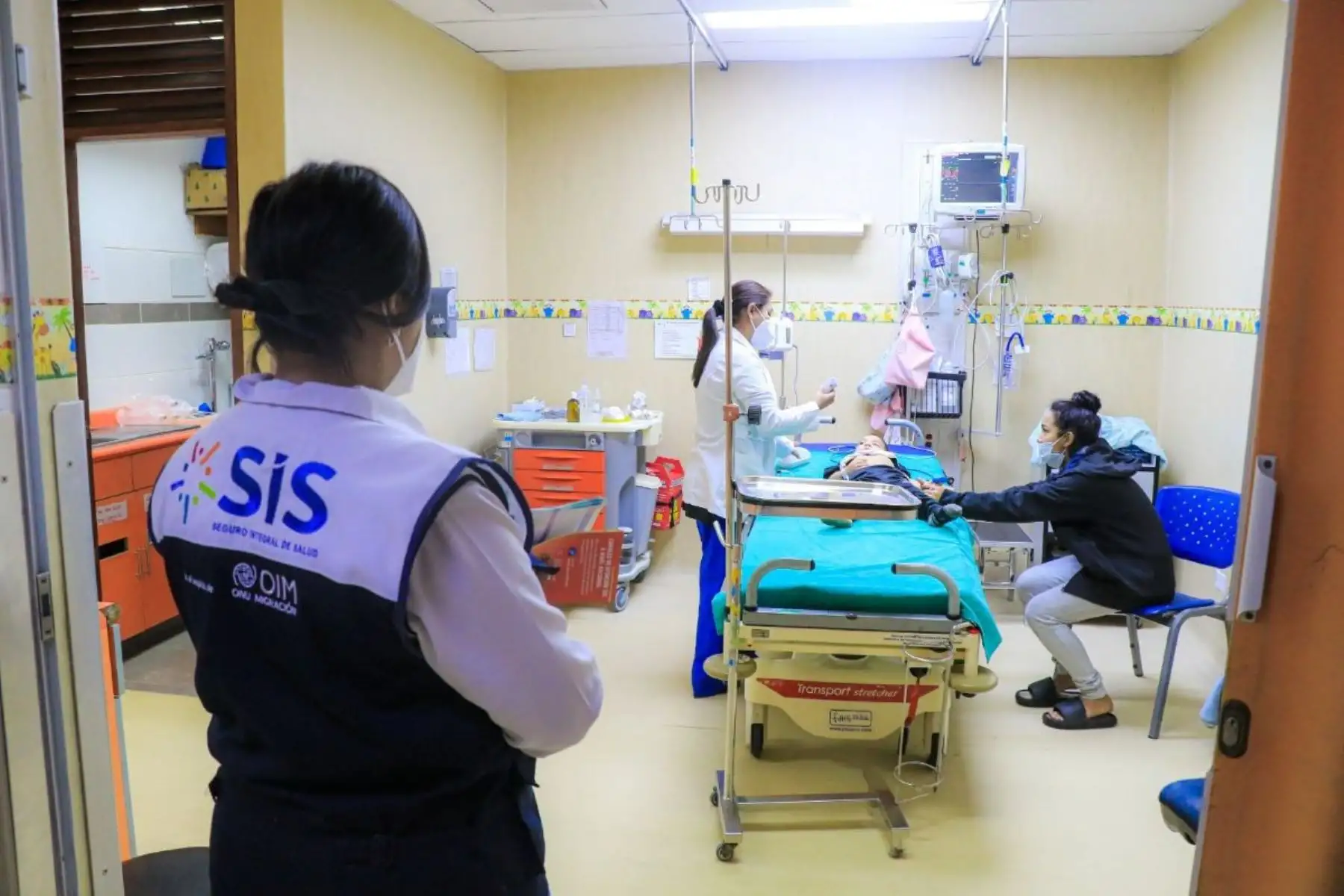 SIS fortalece atención en salud con gestores en hospitales e institutos en todo el país