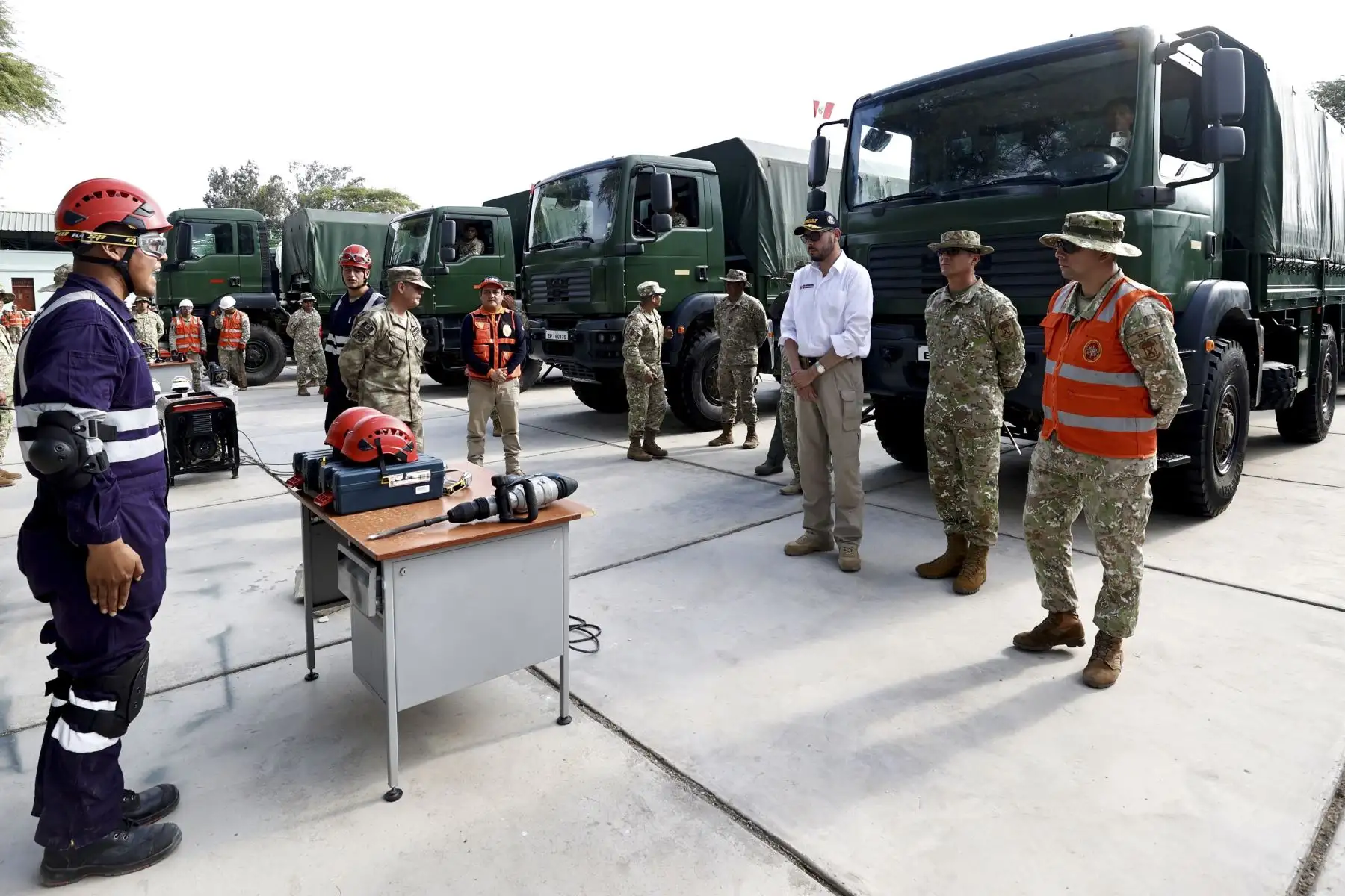 Mindef verificó capacidad operativa del Ejército y recursos del Indeci en Piura