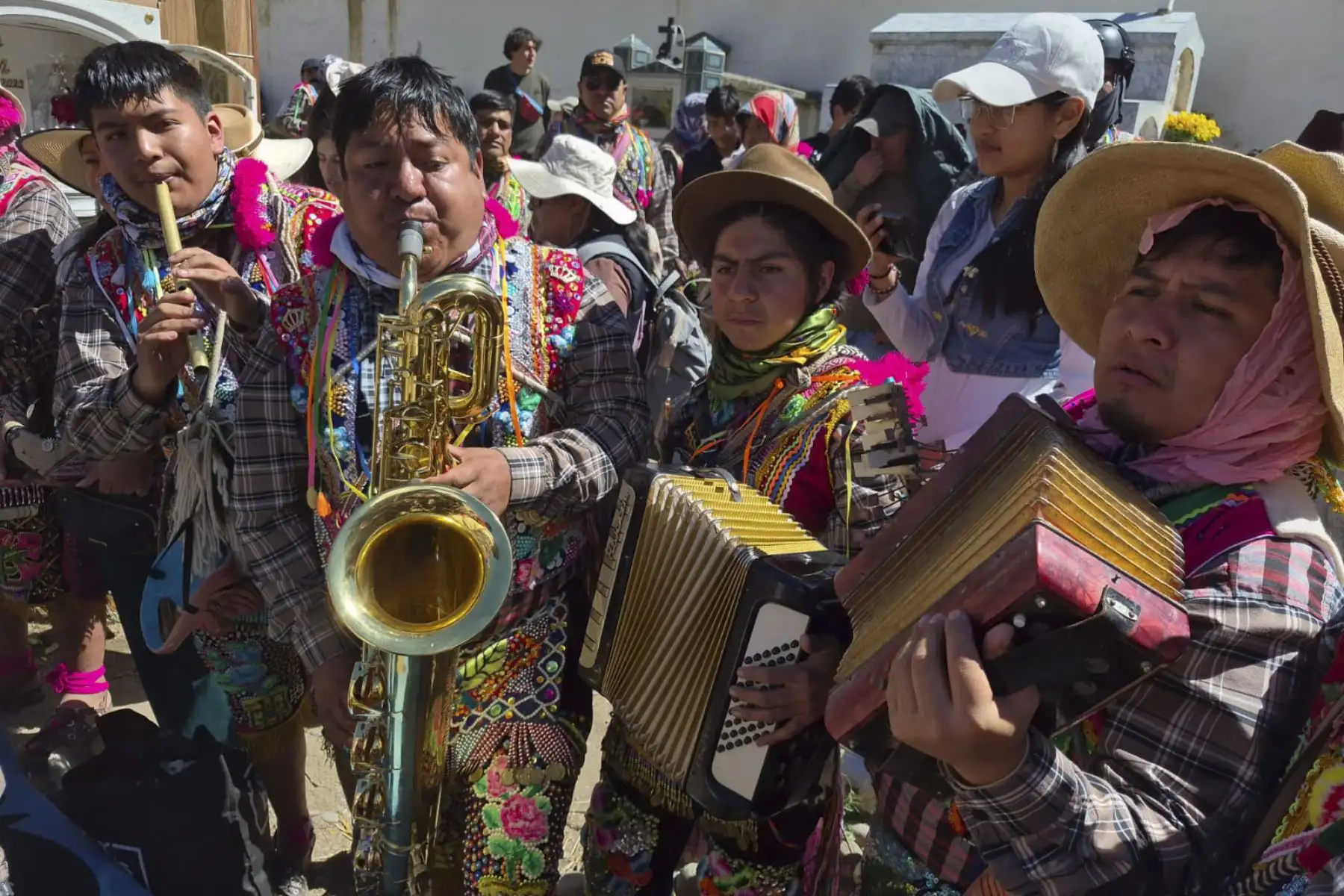 Mamita del Carmen: recogimiento, danza, azotes y comida en el tercer día de fiesta