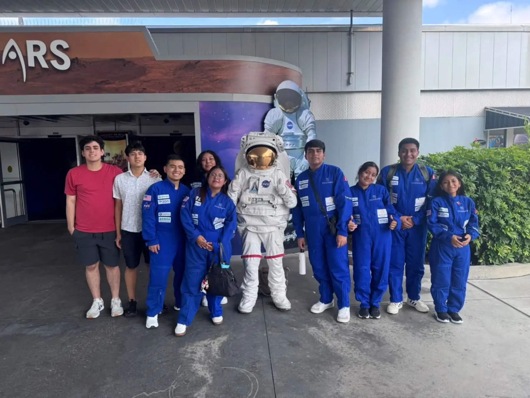 ¡Misión cumplida! siete estudiantes peruanos viajan a EE.UU para conocer sede de NASA