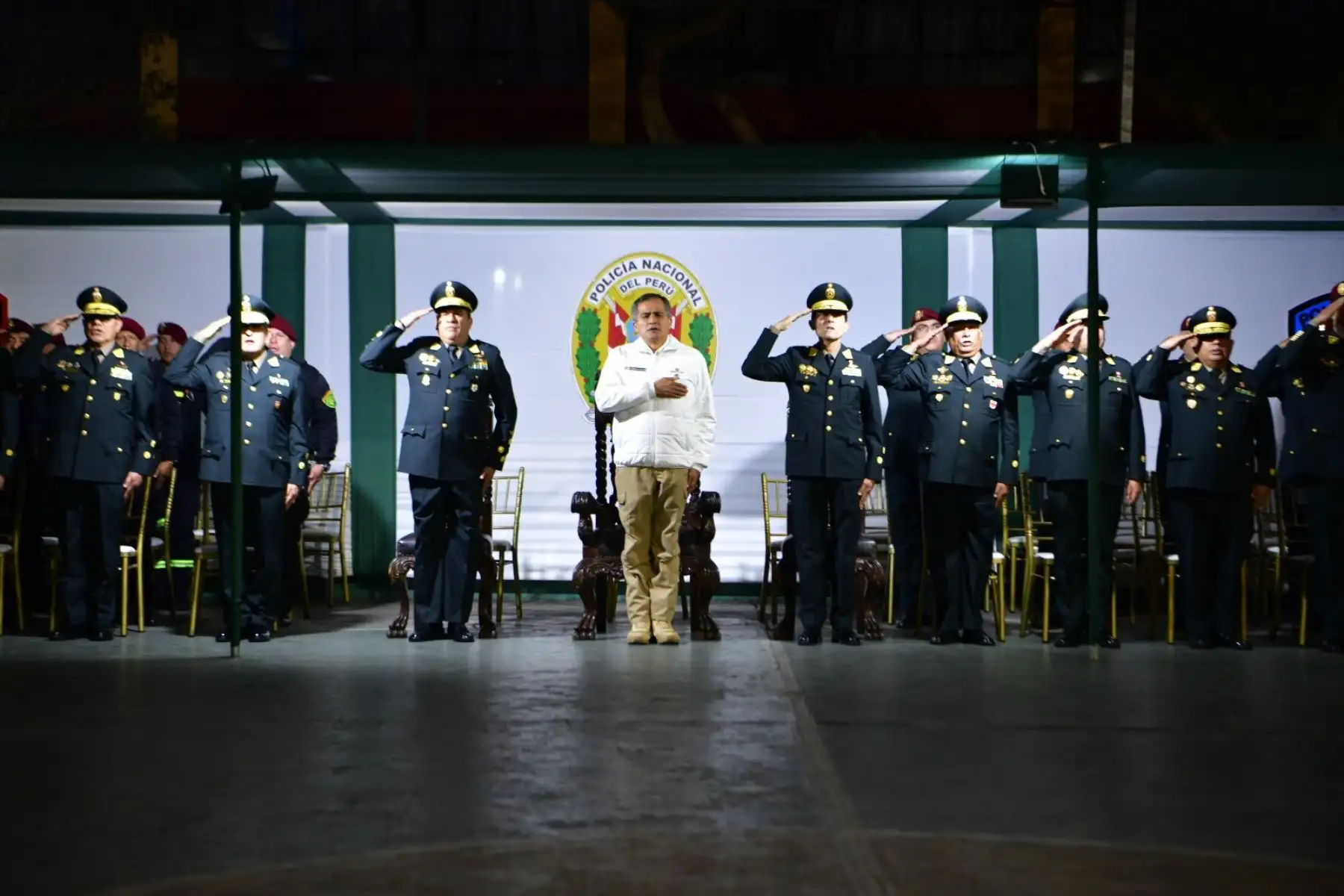 Con ascenso excepcional reconocen a cuatro efectivos que enfrentaron a criminales