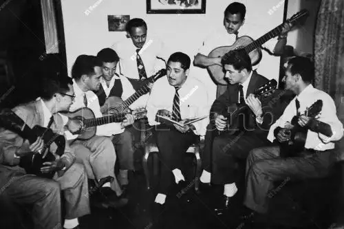 Un día como hoy nacio Felipe Pinglo gran autor, compositor y poeta, quien revolucionó el vals criollo o vals peruano,