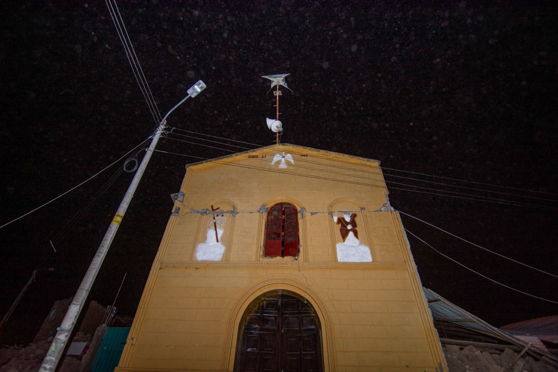 El movimiento sísmico ocurrido la noche del 18 de julio dejó cinco fallecidos, más de 20 heridos y graves daños materiales en la localidad de Pumpunya, ubicada en el distrito de Chongos Bajo. Foto. Cortesía/ Javier Ninanya