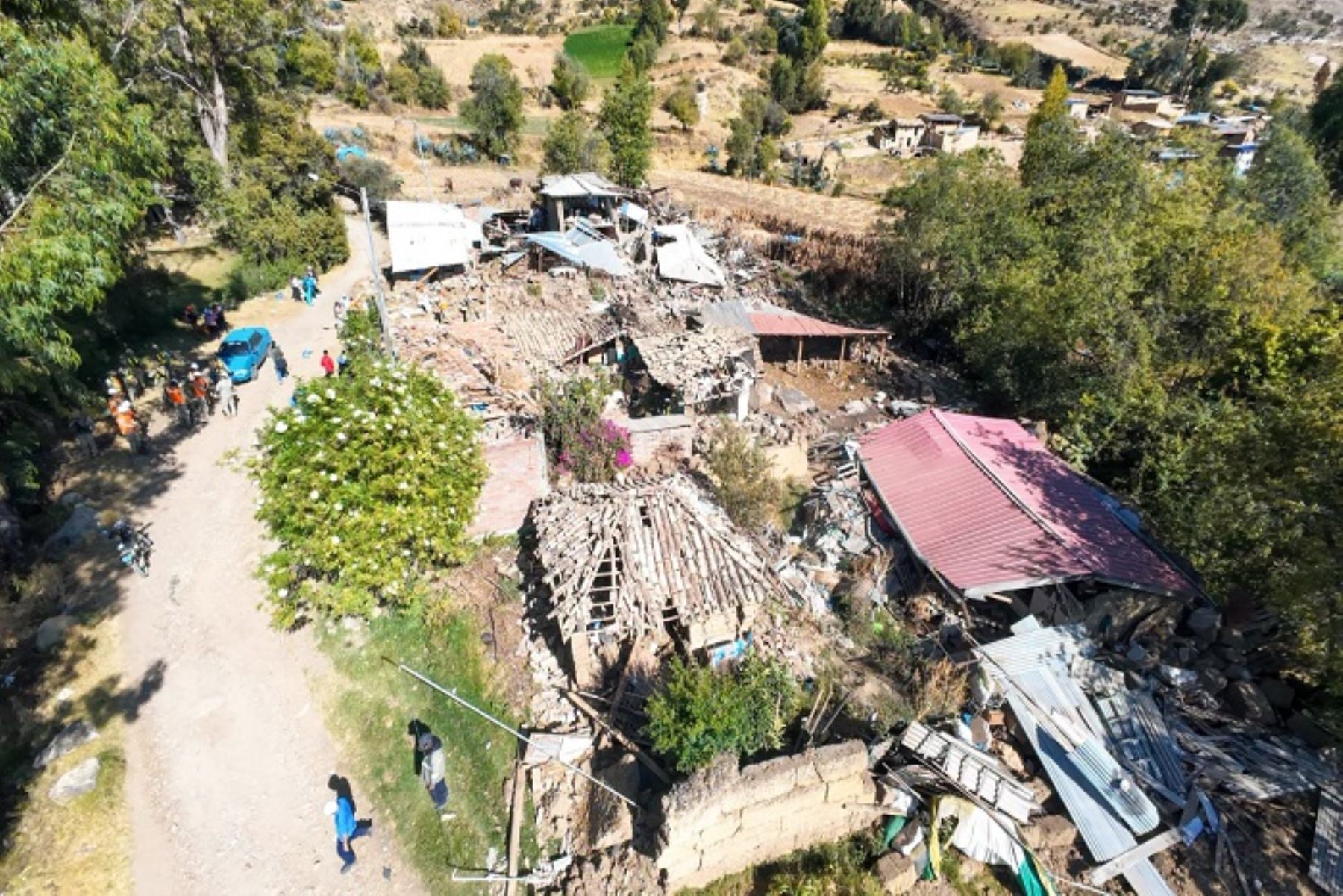 Hasta el momento, el fuerte sismo ha dejados seis personas fallecidas y más de 20 heridas, así como viviendas destruidas y afectadas.