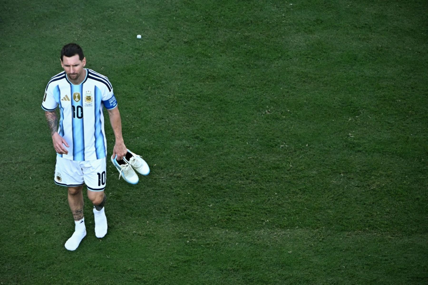 El delantero argentino Lionel Messi, número 10, reacciona tras la victoria de España en la final del Mundial de Fútbol de 2026, disputada en el estadio New York/New Jersey de East Rutherford el 19 de julio de 2026. (Foto de Jewel SAMAD / AFP)