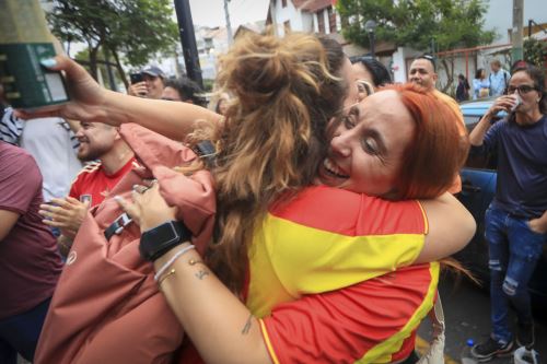 Hinchas de España y Argentina vivieron con pasión la final del Mundial 2026 en Miraflores