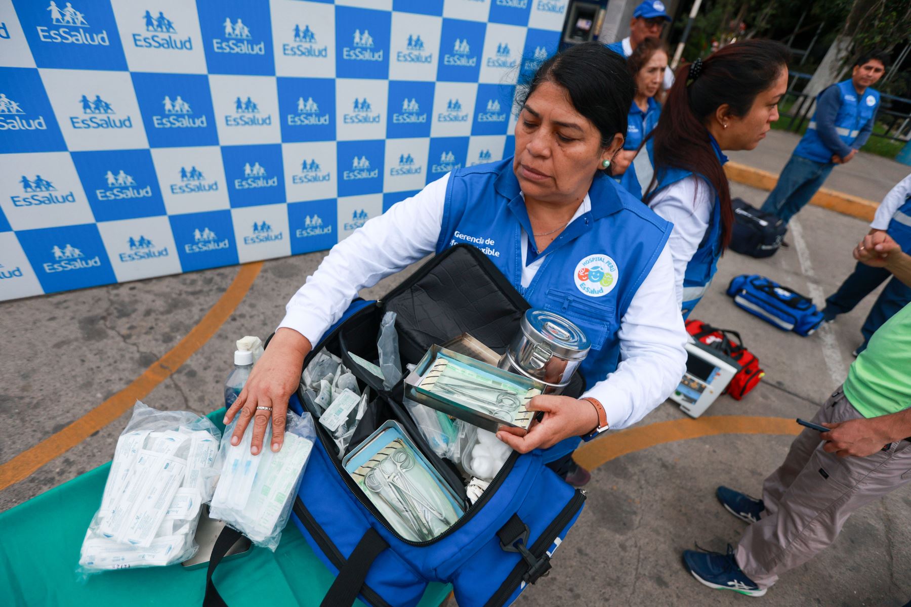 EsSalud despliega brigadas de Hospital Perú y personal hacia zona afectada por sismo