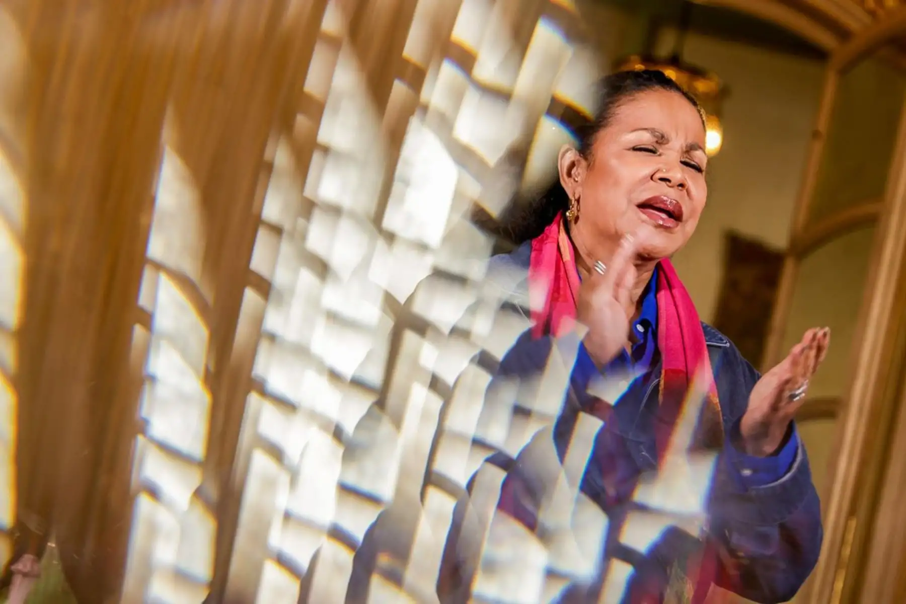 El Ministerio de Cultura distinguió a Eva Ayllón con la Medalla de Honor de la Cultura por su destacada contribución al fortalecimiento de la identidad cultural del Perú y a la difusión del patrimonio musical peruano dentro y fuera del país. Foto: Ministerio de Cultura. Foto: ANDINA/ Luis Iparraguirre