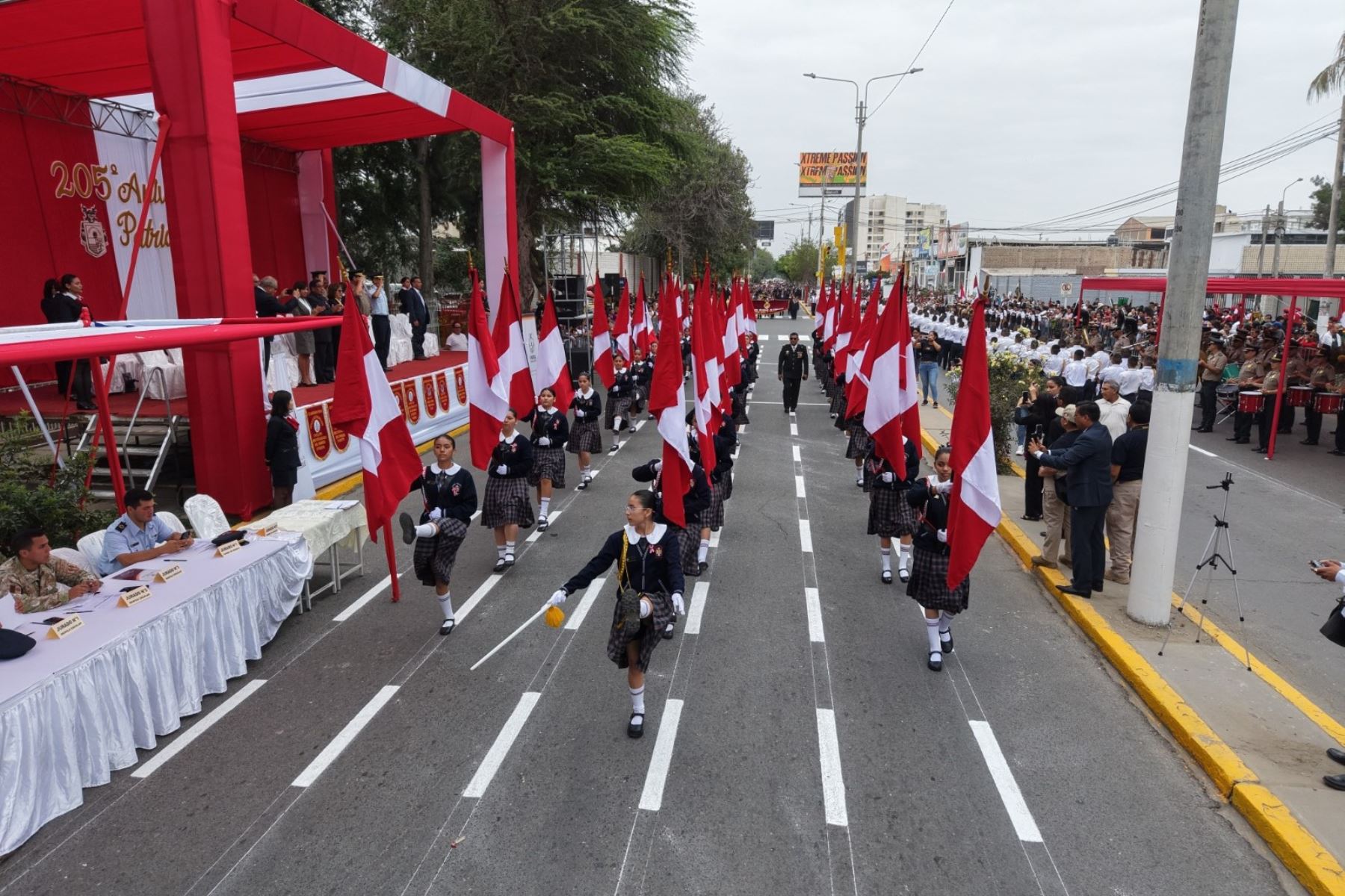 Lambayeque vibró con el desfile escolar por el 205.° aniversario patrio
