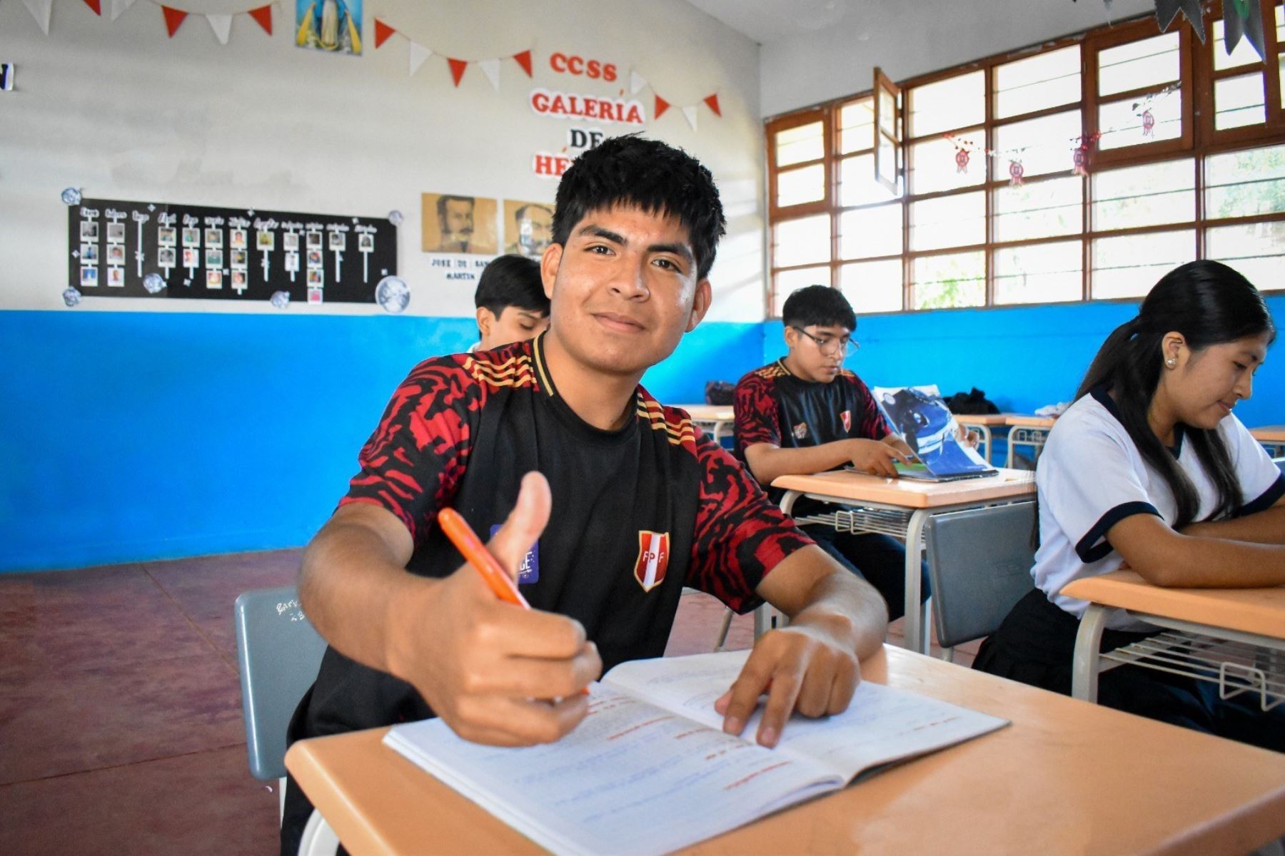 Acuerdo Juntos-Unesco mejorará oportunidades educativas para adolescentes de la Amazonía