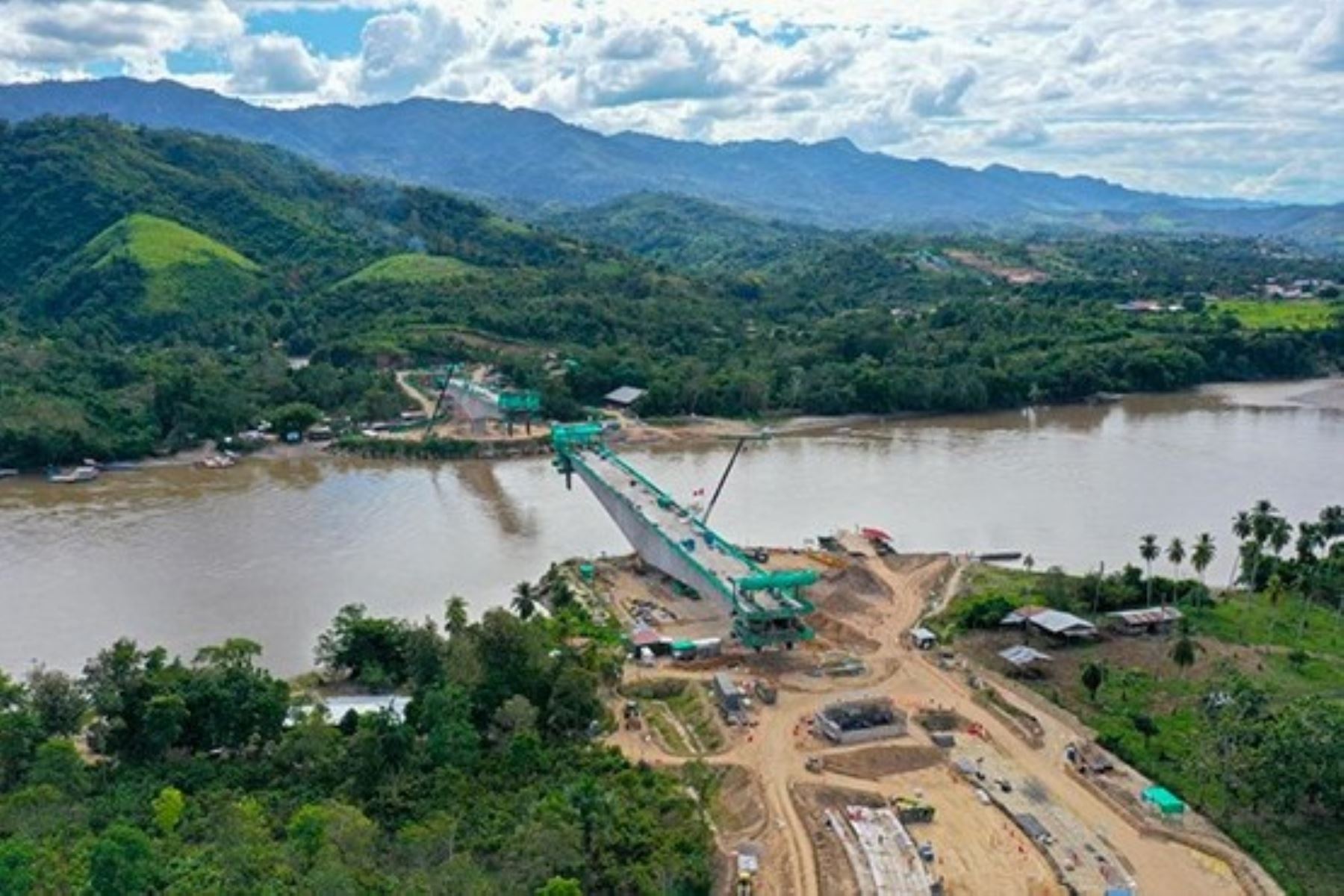 San Martín: MTC constata avance de obras de los puentes Tarata y Picota