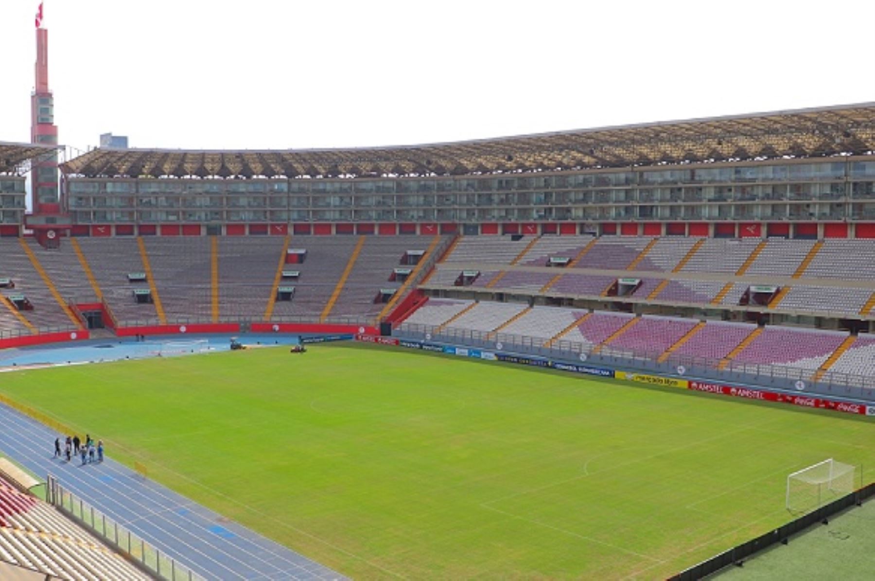 El Estadio Nacional renovado abre sus puertas hoy al fútbol profesional
