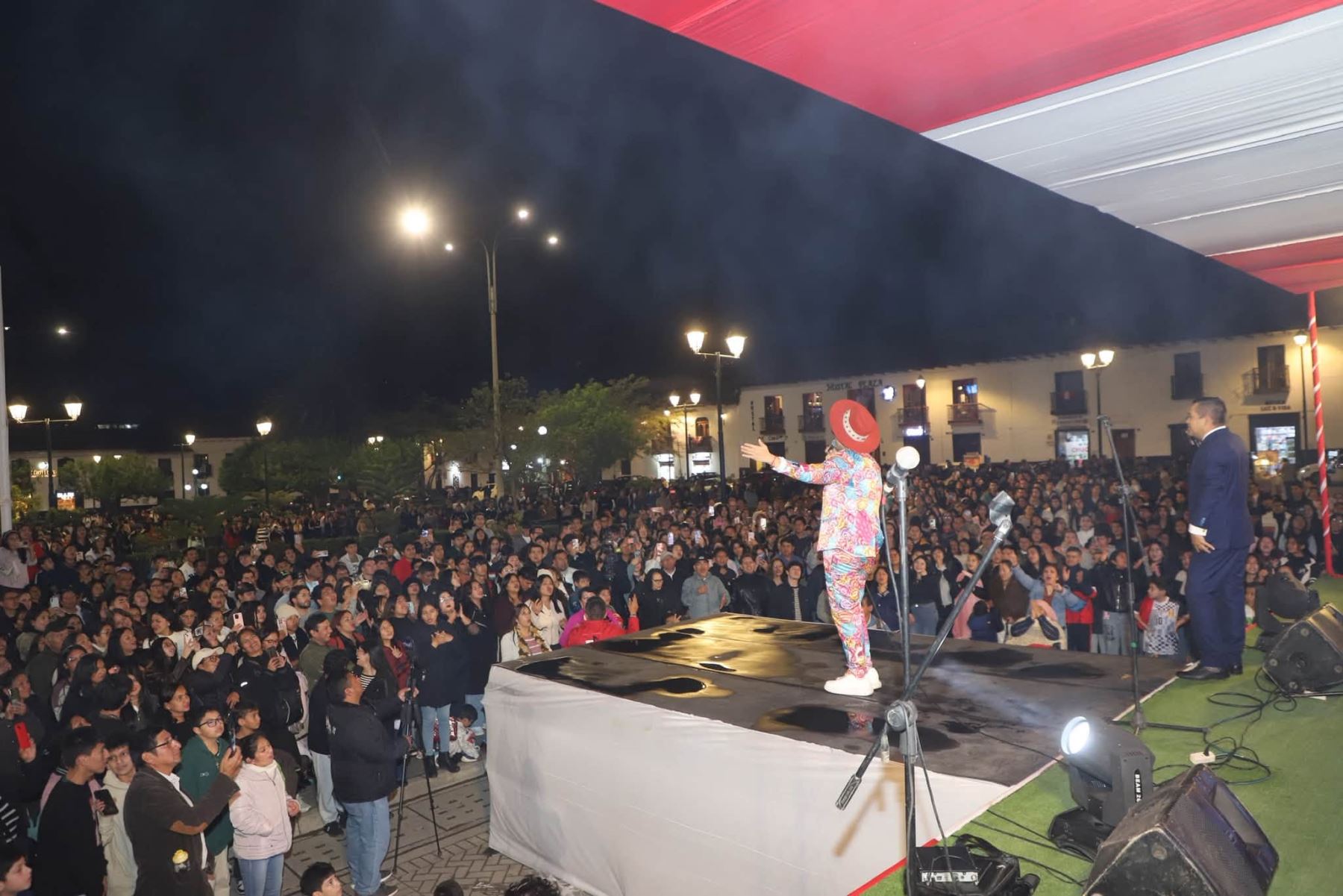 Fiestas Patrias en Amazonas: con serenata festejan el aniversario patrio en Chachapoyas