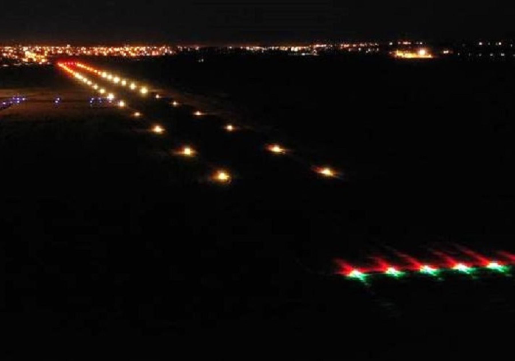 Seis aeropuertos regionales contarán con moderna iluminación para recibir vuelos nocturnos