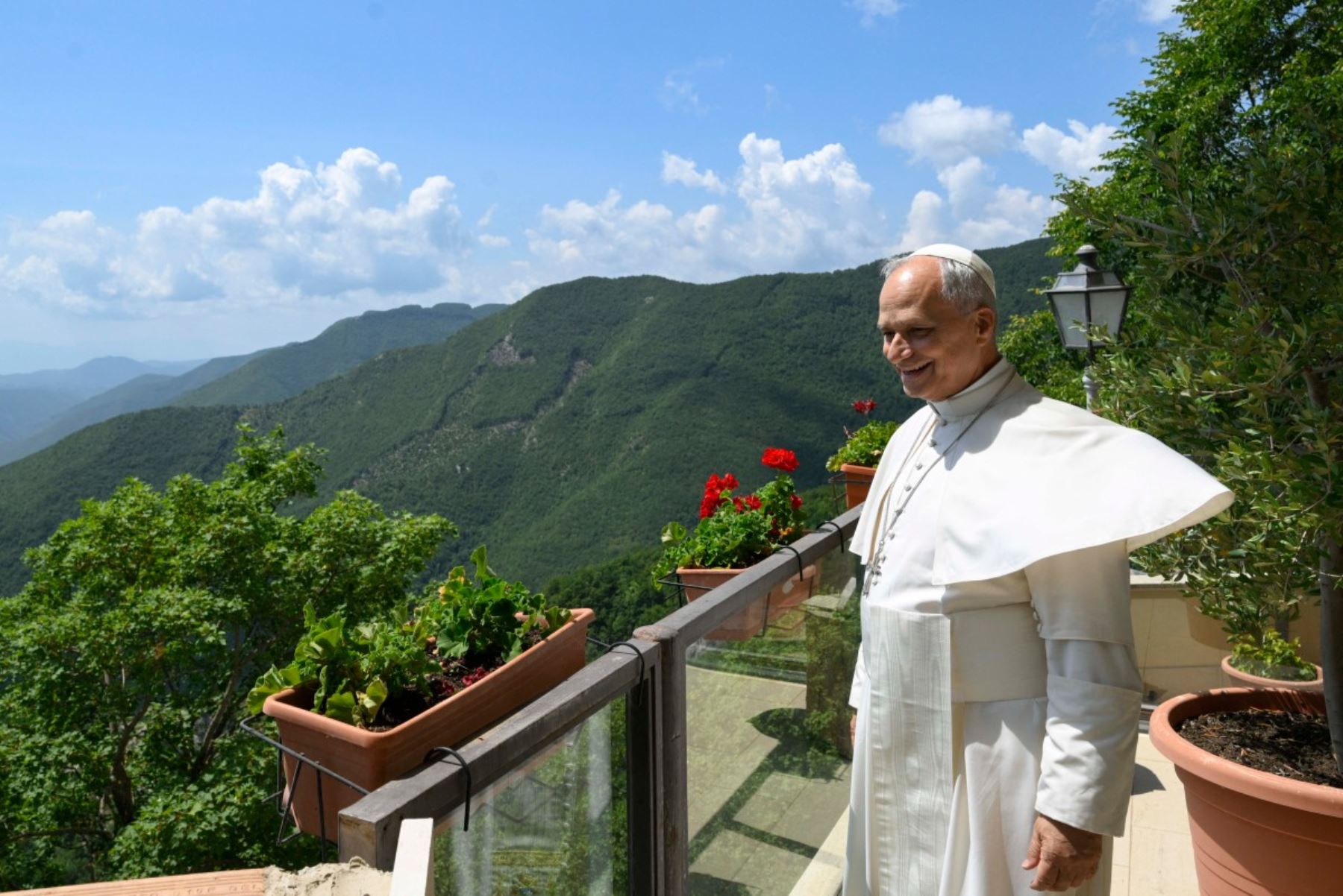 Papa León XIV durante su visita al Santuario de la Santísima Trinidad en Vallepietra. Foto: AFP