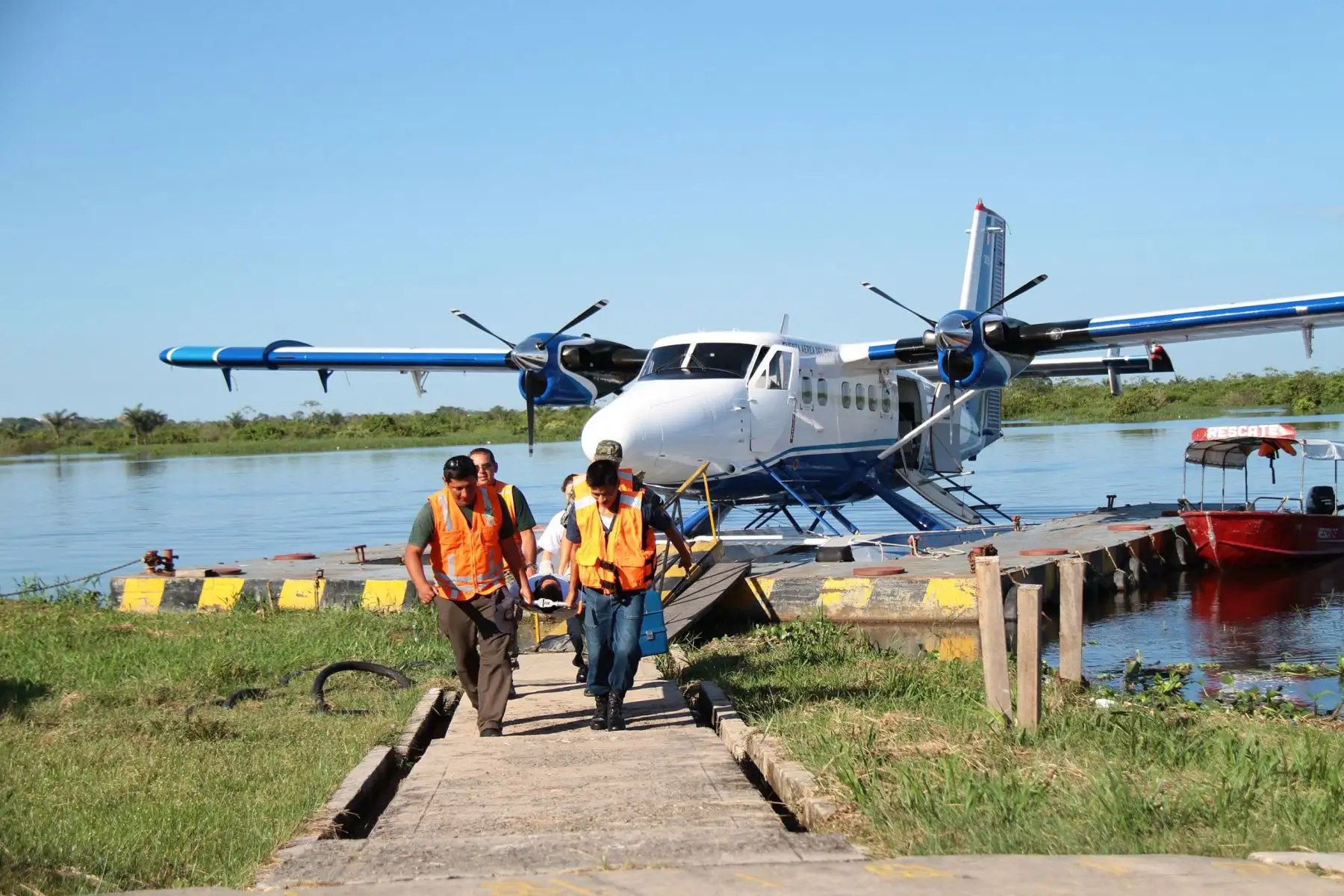 En el Día de la Fuerza Aérea del Perú (FAP), el Ministerio de Desarrollo e Inclusión Social (Midis) destacó la alianza estratégica que mantiene con esta institución para acercar los servicios del Estado a más de 45 000 personas de comunidades nativas de Loreto, mediante las campañas de las Plataformas Itinerantes de Acción Social (PIAS) Aéreas, que llegan a zonas de difícil acceso de la Amazonía. Foto: Difusión