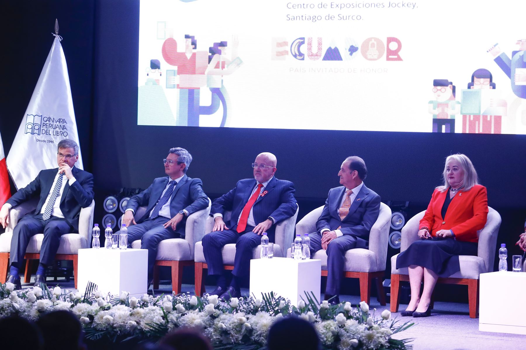 El miércoles 22 de julio se realizó la inauguración oficial de la Feria Internacional del Libro de Lima 2026, desde el auditorio Blanca Varela del Centro de Exposiciones Jockey en Santiago de Surco, con la participación de diversas autoridades como las ministras de Cultura de Perú y Ecuador, los presidentes de las cámaras del libro de ambos países, y el alcalde de Surco, entre otros. Foto: ANDINA/Daniel Bracamonte