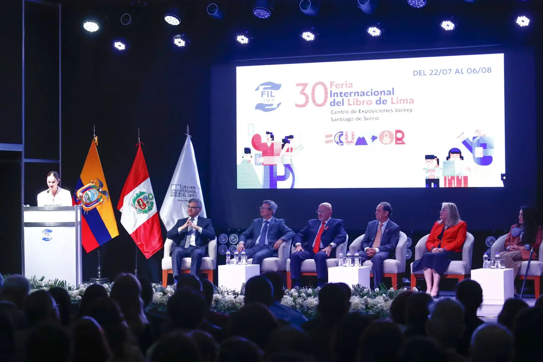El miércoles 22 de julio se realizó la inauguración oficial de la Feria Internacional del Libro de Lima 2026, desde el auditorio Blanca Varela del Centro de Exposiciones Jockey en Santiago de Surco, con la participación de diversas autoridades como las ministras de Cultura de Perú y Ecuador, los presidentes de las cámaras del libro de ambos países, y el alcalde de Surco, entre otros. Foto: ANDINA/Daniel Bracamonte
