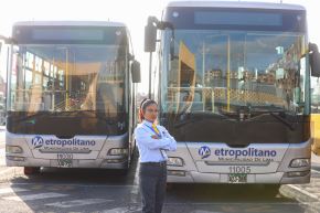 María Angélica Ramírez combina su trabajo como conductora del Metropolitano con sus estudios universitarios, una historia de esfuerzo y superación en el marco de las Fiestas Patrias. Fotos:  ANDINA/Melina Mejía