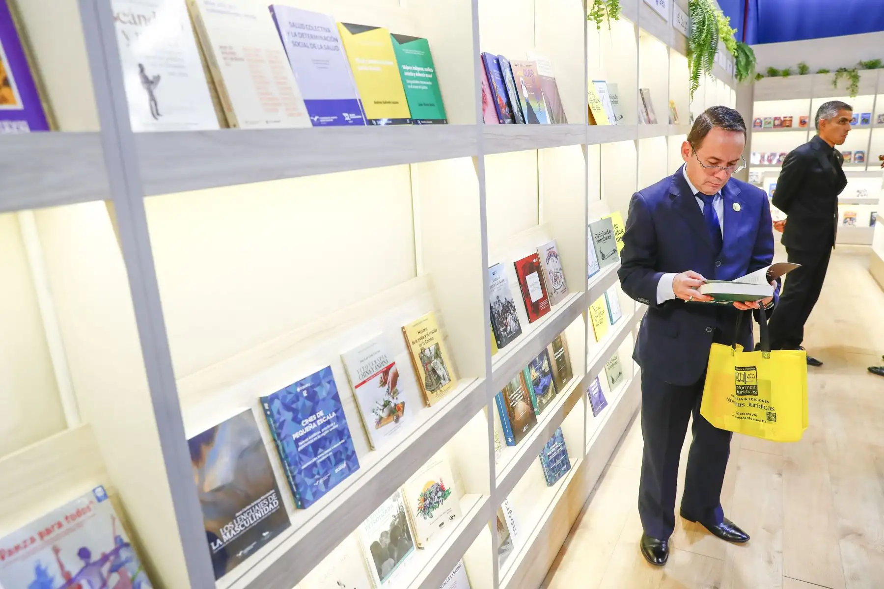 La Feria Internacional del Libro de Lima 2026, que se realizará del 22 de julio al 6 de agosto en el Centro de Exposiciones Jockey en Surco, tiene como país invitado a Ecuador, con todo su bagaje bibliográfico, que llega a esta edición de la feria con una delegación de 30 autores, y además una programación cultural que incluye música, cine y gastronomía. Foto: ANDINA/Daniel Bracamonte