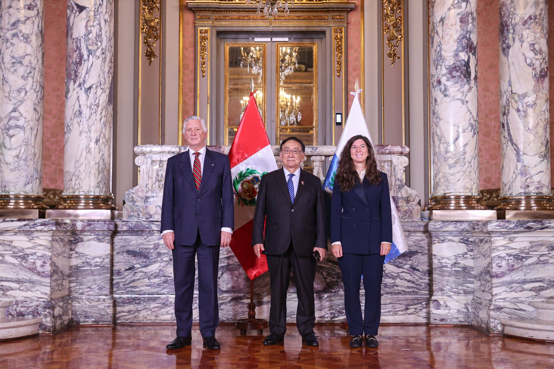 Presidente Balcázar recibe cartas credenciales de embajadora de San Marino