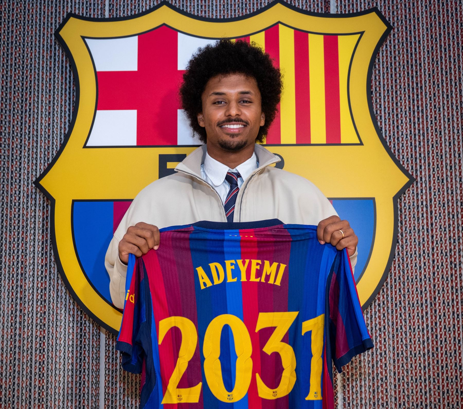 El Barcelona fichó al extremo alemán Karim Adeyemi del Borussia Dortmund