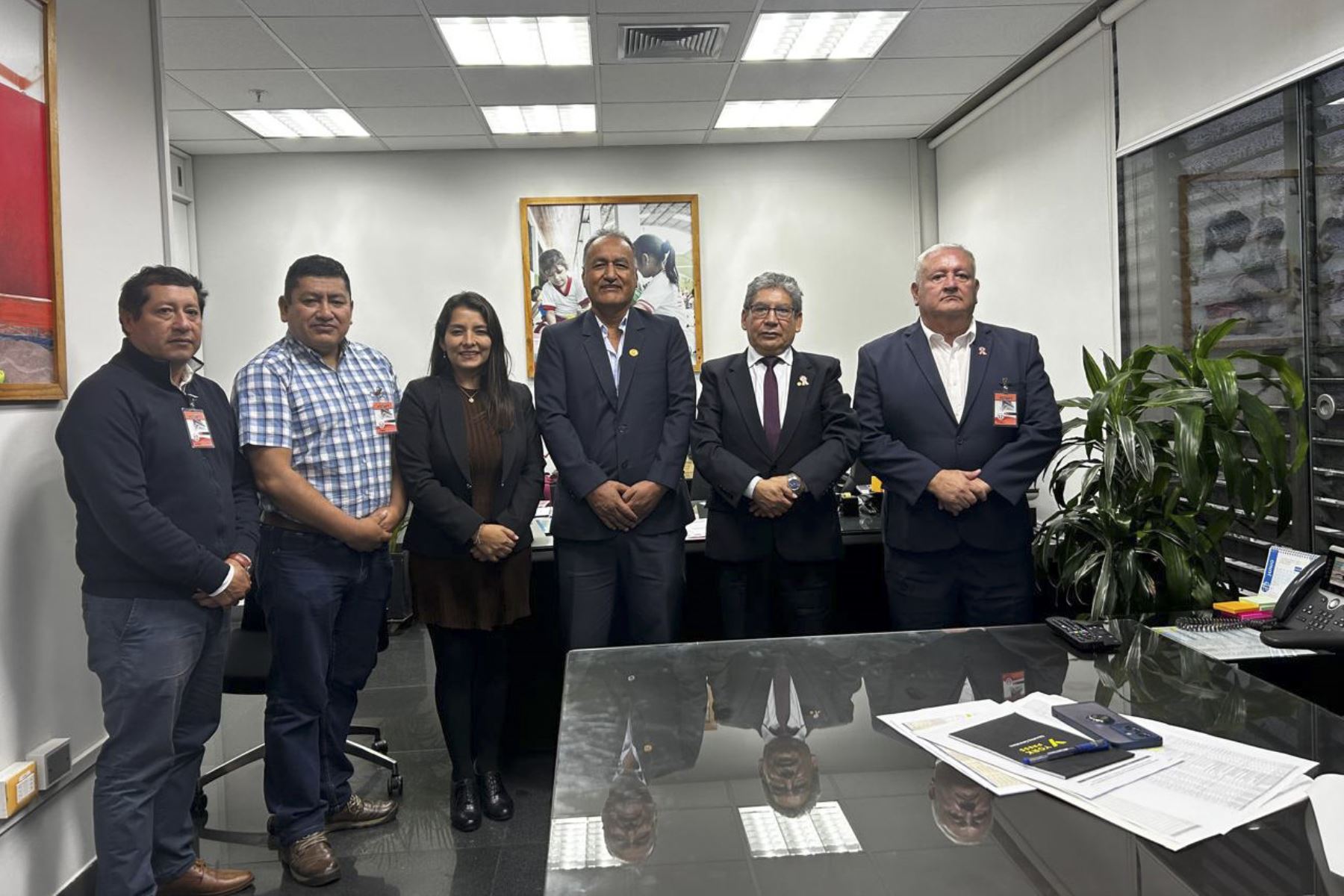 PCM articula acciones para fortalecer la educación y la seguridad escolar en Kimbiri