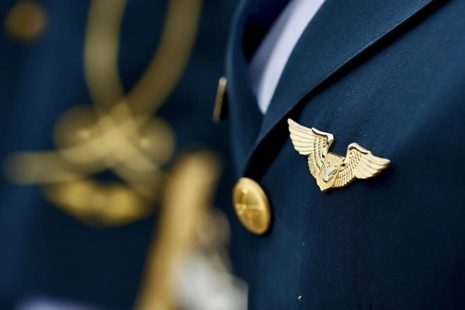 El presidente del Consejo de Ministros, Luis Enrique Arroyo Sánchez, participó en la ceremonia por el 85.° aniversario de la inmolación del capitán FAP José Abelardo Quiñones Gonzales y el Día de la Fuerza Aérea del Perú, realizada en la Base Aérea Las Palmas. 

Foto: ANDINA/Difusión