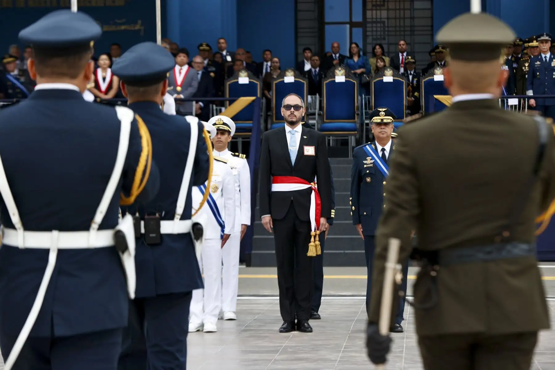 El presidente del Consejo de Ministros, Luis Enrique Arroyo Sánchez, participó en la ceremonia por el 85.° aniversario de la inmolación del capitán FAP José Abelardo Quiñones Gonzales y el Día de la Fuerza Aérea del Perú, realizada en la Base Aérea Las Palmas. 

Foto: ANDINA/Difusión