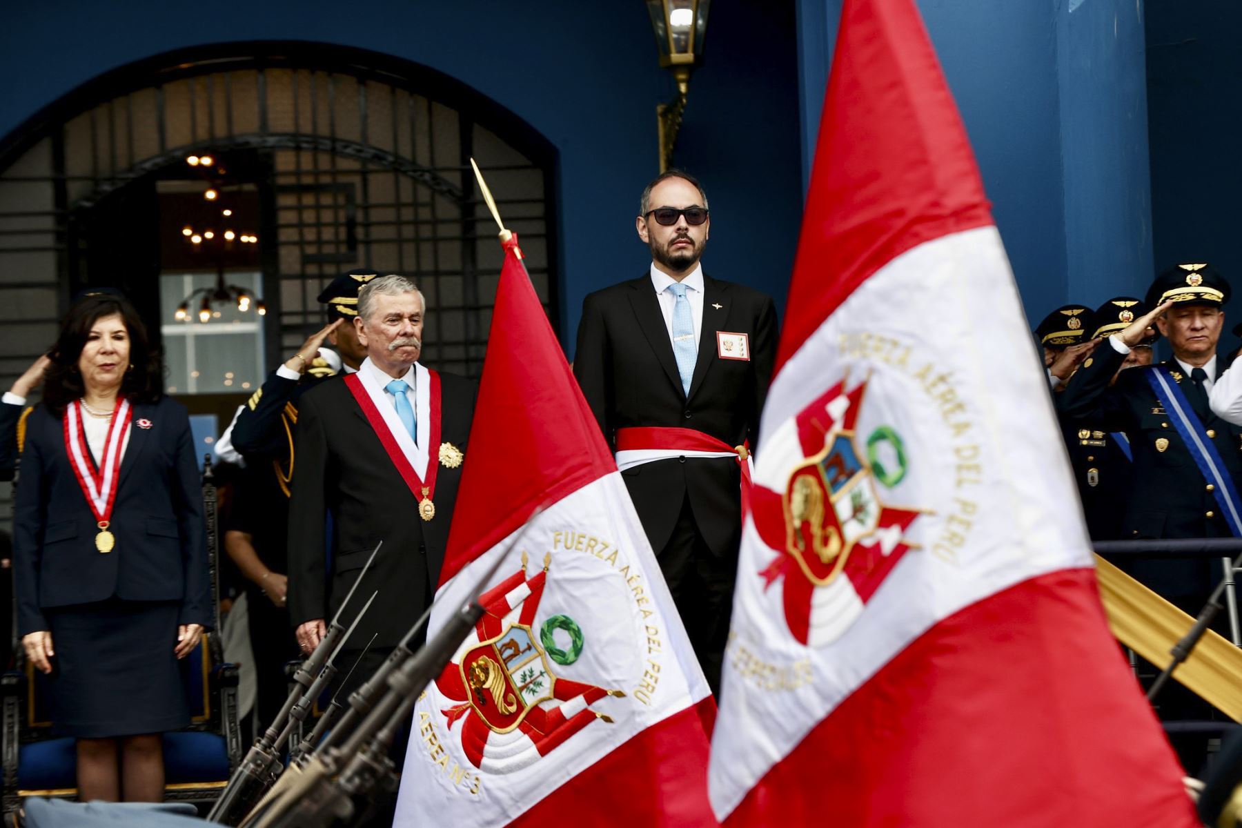 El presidente del Consejo de Ministros, Luis Enrique Arroyo Sánchez, participó en la ceremonia por el 85.° aniversario de la inmolación del capitán FAP José Abelardo Quiñones Gonzales y el Día de la Fuerza Aérea del Perú, realizada en la Base Aérea Las Palmas. 

Foto: ANDINA/Difusión
