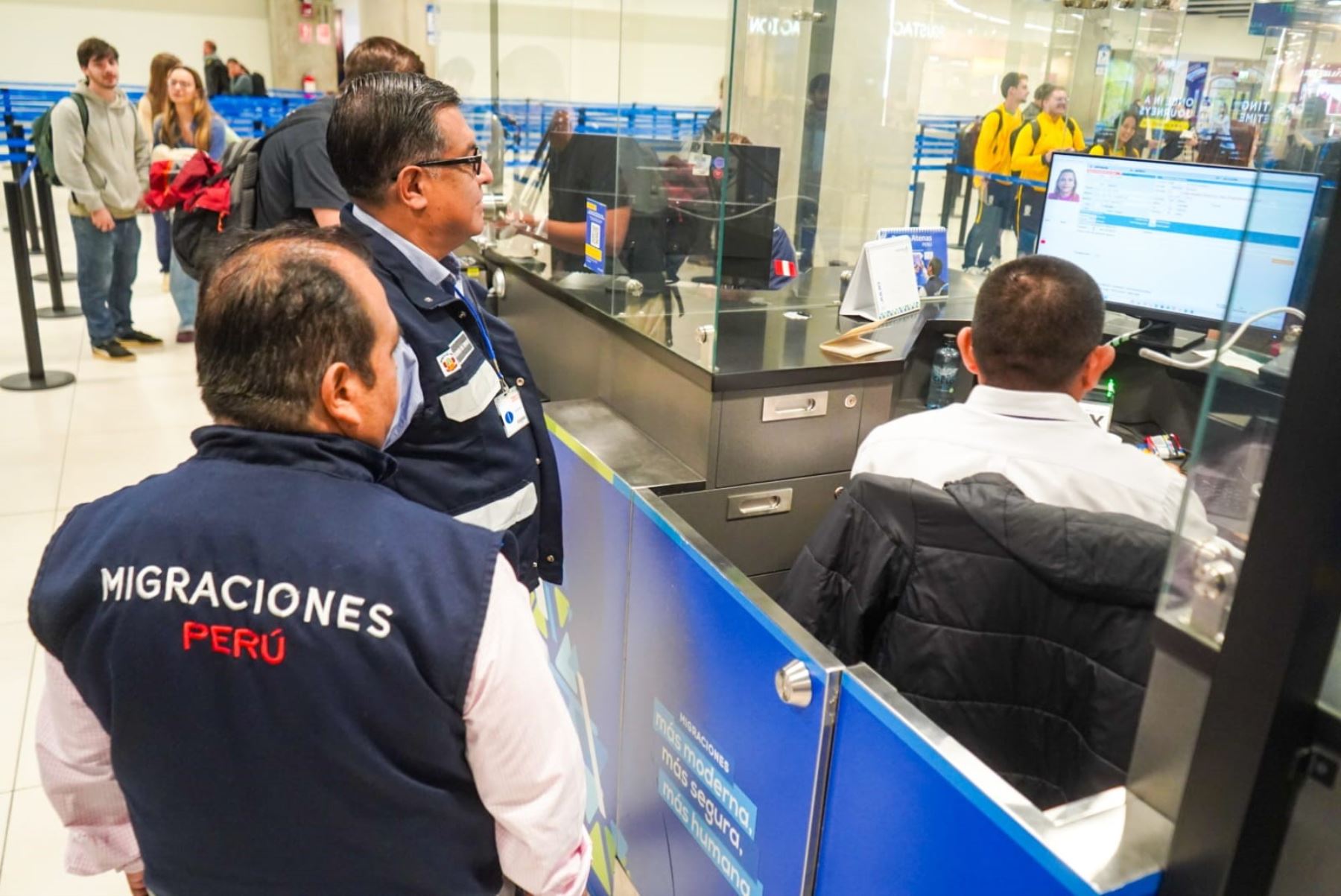 Migraciones verifica atención a usuarios en el Aeropuerto Internacional Jorge Chávez