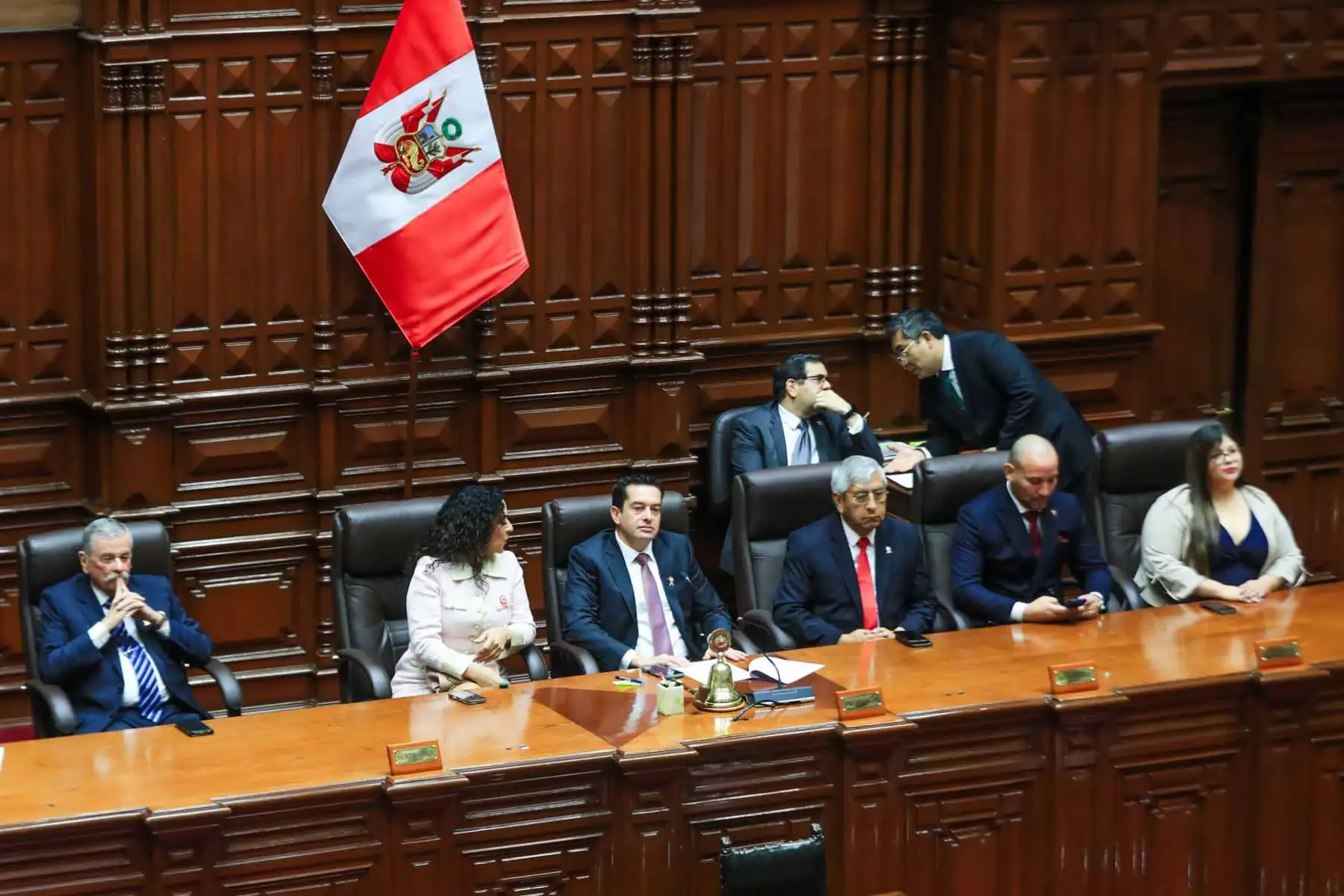 El presidente de la Mesa Directiva de la Junta Preparatoria, Miguel Ángel Torres, declaró instalada la Junta Preparatoria y en sesión permanente. Foto: ANDINA/ Ricardo Cuba