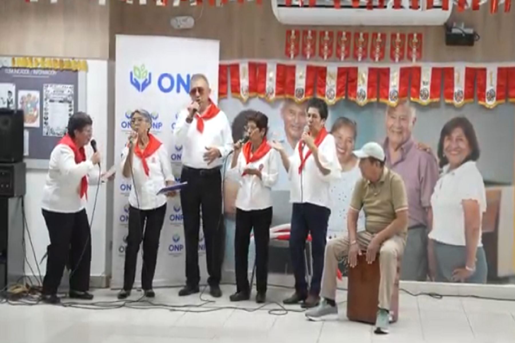 Pensionistas de la ONP celebran Fiestas Patrias con música, danza y tradición