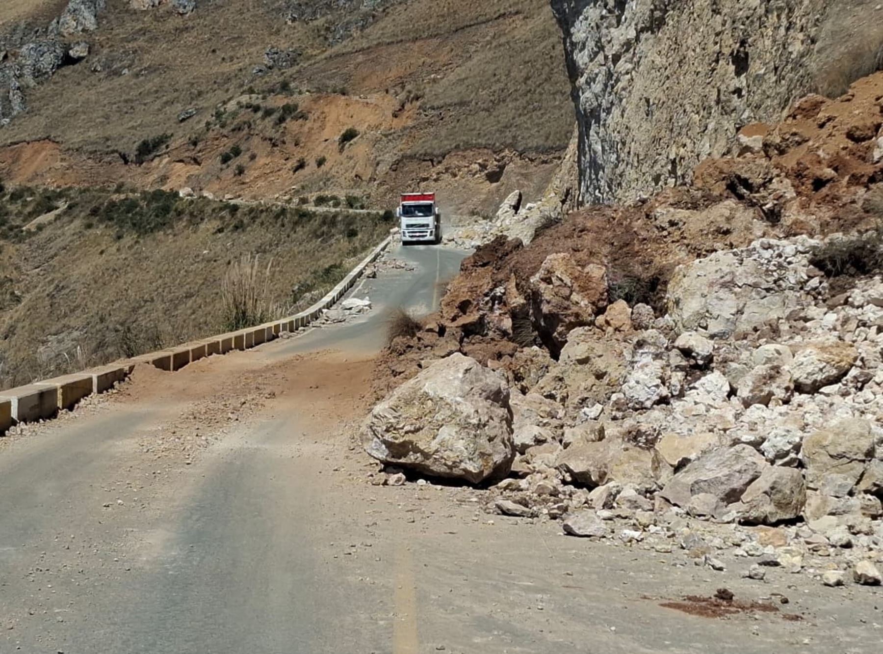 Sismo en Chupaca: fuerte temblor provocó deslizamientos en carretera a Chongos Alto