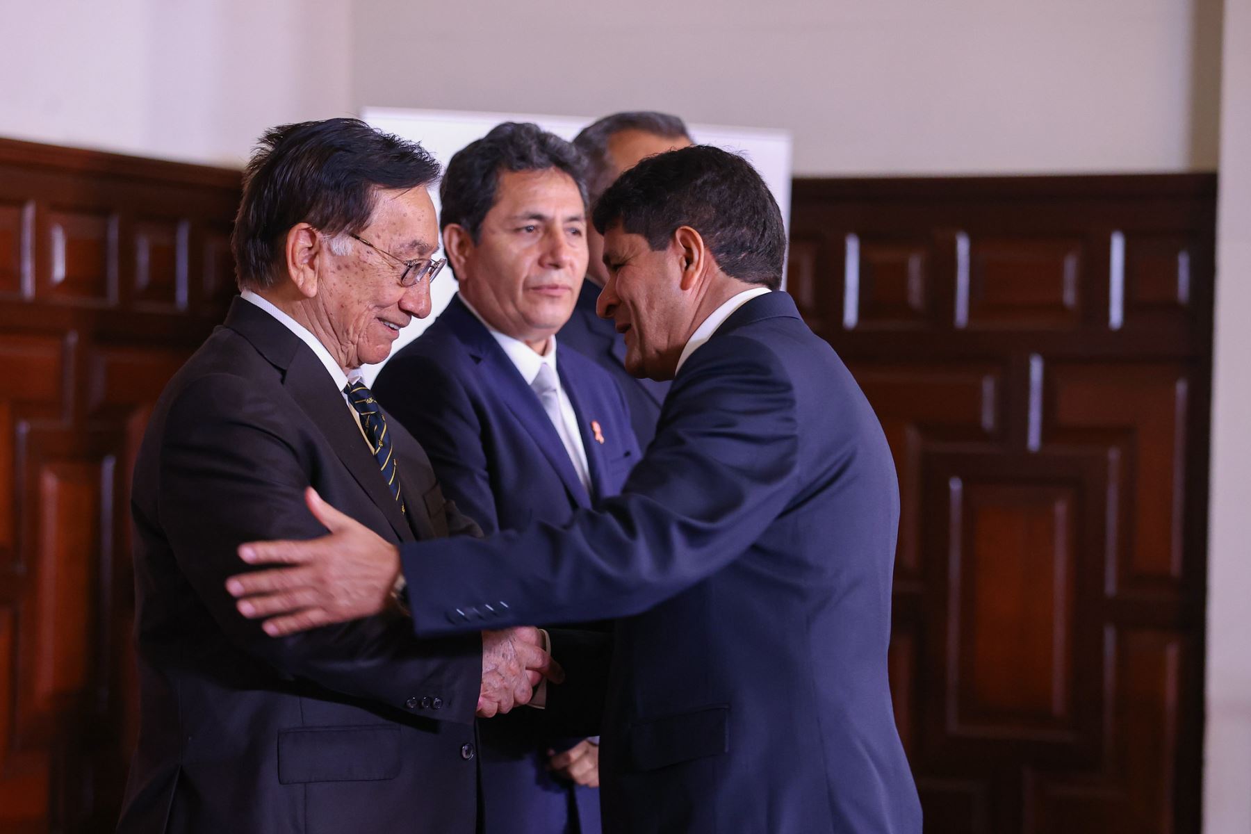 El presidente de la República, José María Balcázar, participó en la ceremonia de anuncio del Convenio para la Ejecución del Tercer Componente de la Vía Arequipa-La Joya, una obra estratégica que fortalecerá la conectividad y el desarrollo del sur del país. Foto: ANDINA/Prensa Presidencia