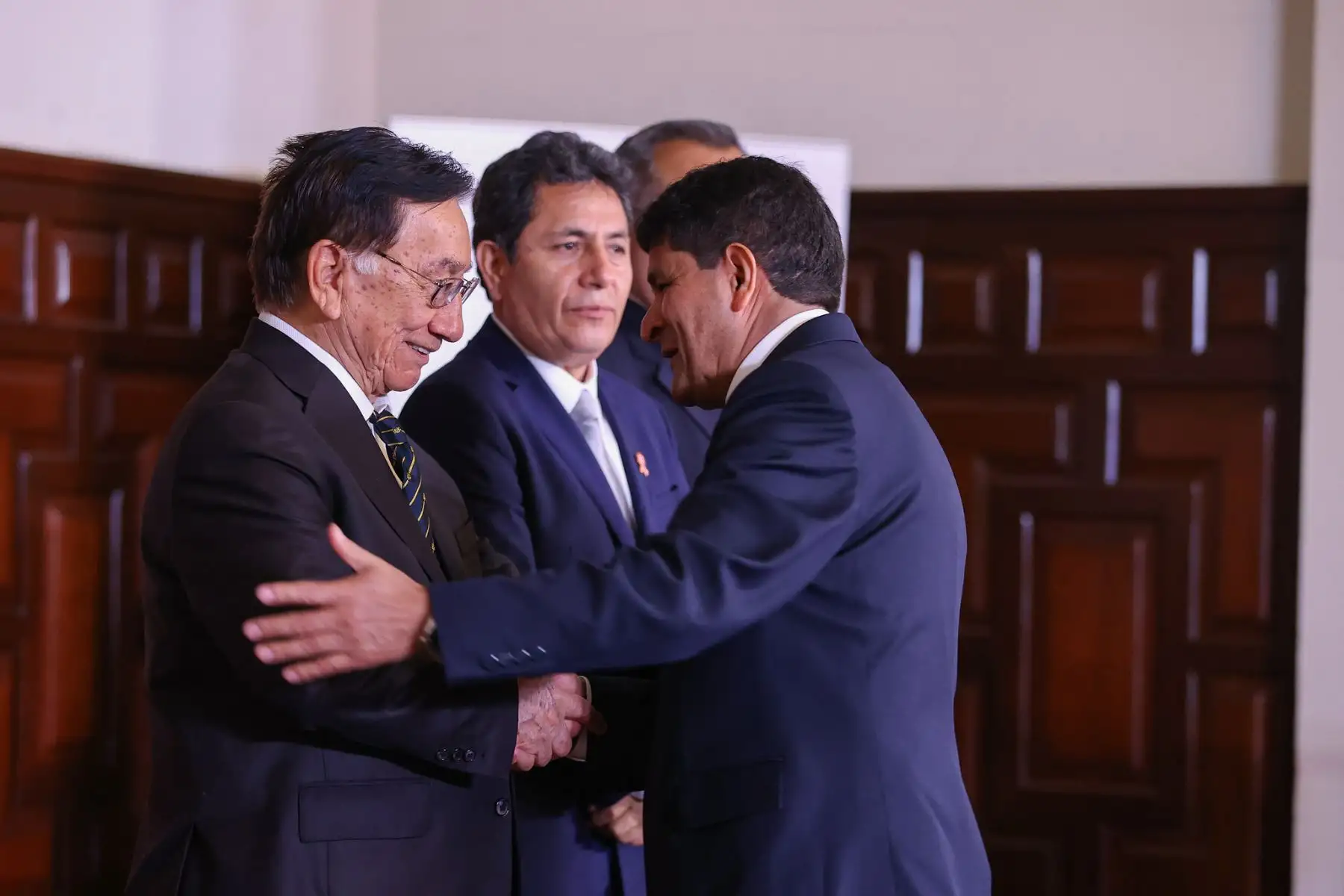 El presidente de la República, José María Balcázar, participó en la ceremonia de anuncio del Convenio para la Ejecución del Tercer Componente de la Vía Arequipa-La Joya, una obra estratégica que fortalecerá la conectividad y el desarrollo del sur del país. Foto: ANDINA/Prensa Presidencia