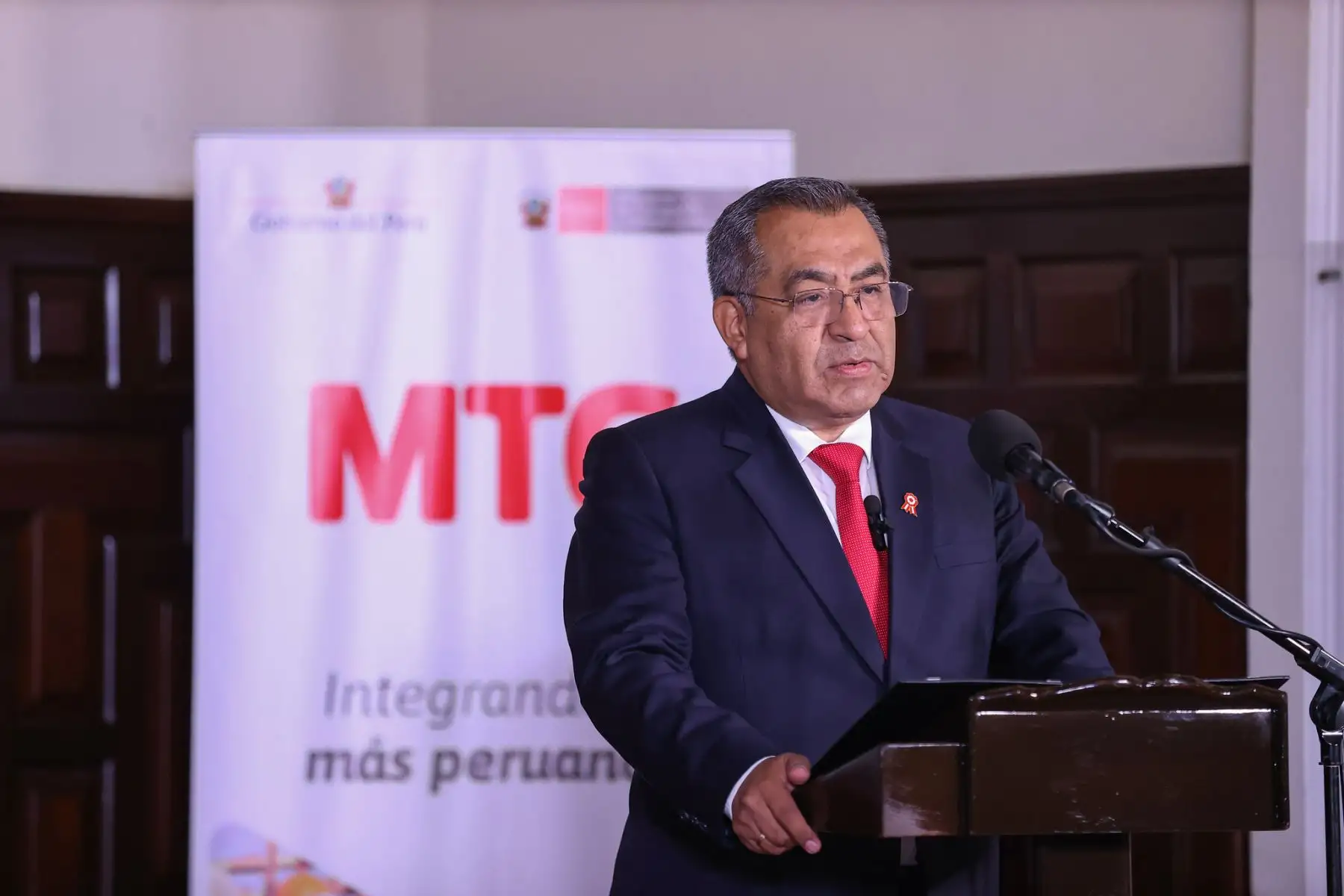 El presidente de la República, José María Balcázar, participó en la ceremonia de anuncio del Convenio para la Ejecución del Tercer Componente de la Vía Arequipa-La Joya, una obra estratégica que fortalecerá la conectividad y el desarrollo del sur del país. Foto: ANDINA/Prensa Presidencia