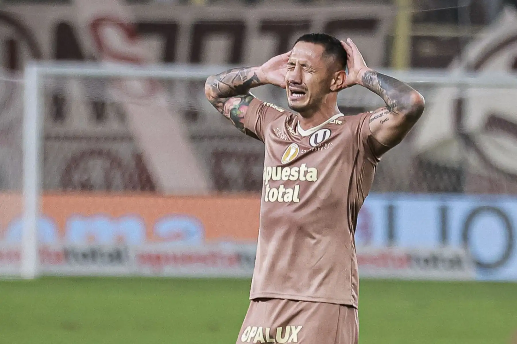 Universitario de Deportes derrotó 2-1 a Cusco FC en el Estadio Monumental por la segunda fecha del Torneo Clausura. Los goles cremas fueron anotados por Alex Valera y Gianluca Lapadula, quien marcó su primer gol con la camiseta crema. Foto: Liga 1