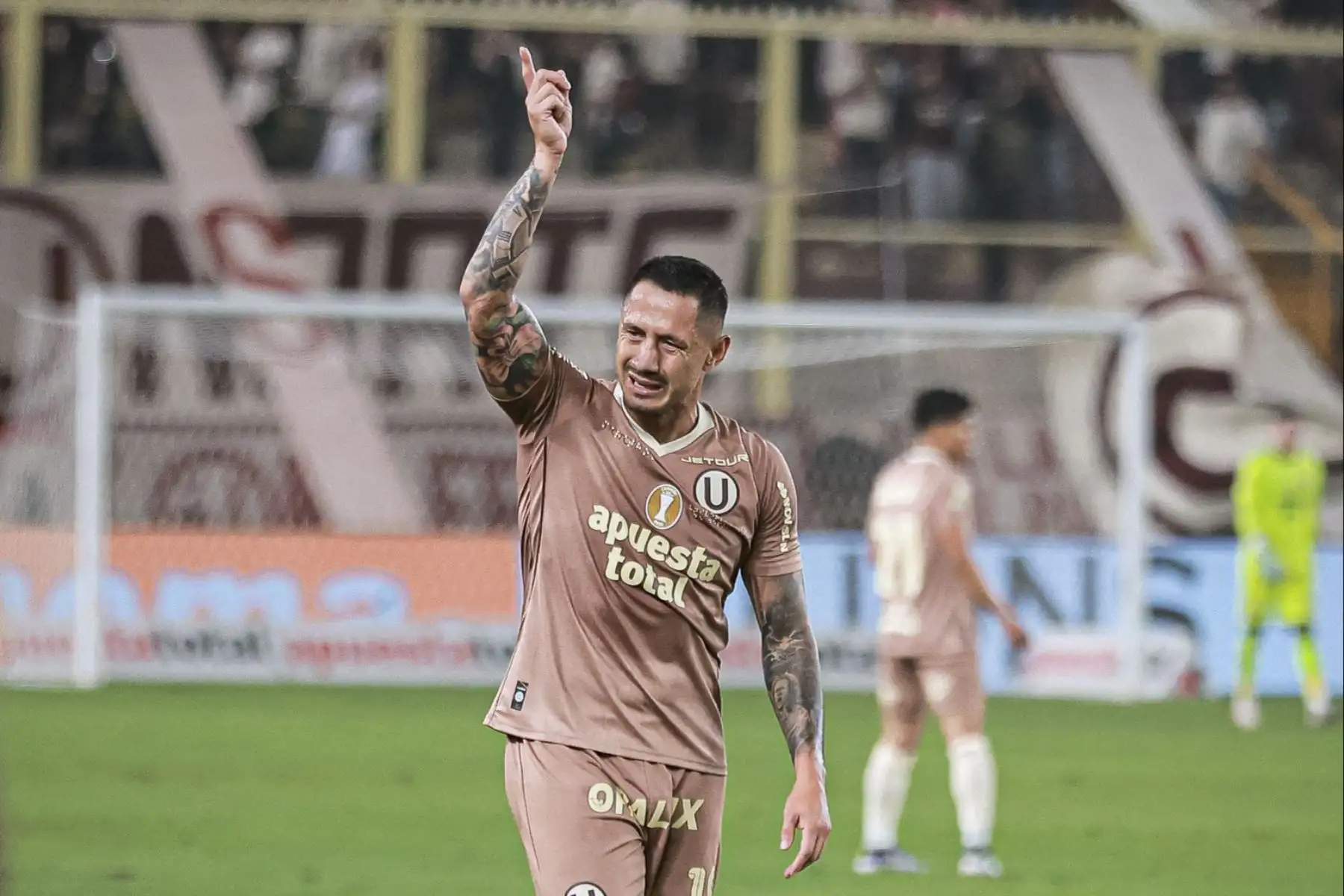 Universitario de Deportes derrotó 2-1 a Cusco FC en el Estadio Monumental por la segunda fecha del Torneo Clausura. Los goles cremas fueron anotados por Alex Valera y Gianluca Lapadula, quien marcó su primer gol con la camiseta crema. Foto: Liga 1