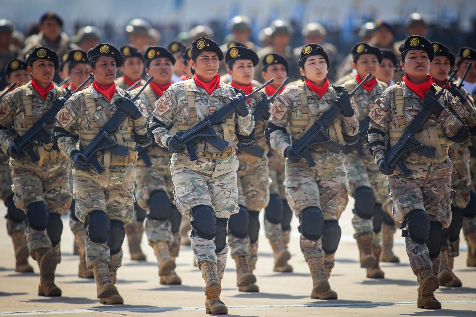 El sábado 25 de julio de 2026 se realizó en la Base Aérea Las Palmas de Surco el segundo ensayo general de los agrupamientos del Ejército, de la Fuerza Aérea, de la Marina de Guerra y de la Policía Nacional, entre otros, que desfilarán en la Gran Parada y Desfile Cívico Militar en la Av. Brasil este 29 de julio. Foto: ANDINA/Ricardo Cuba