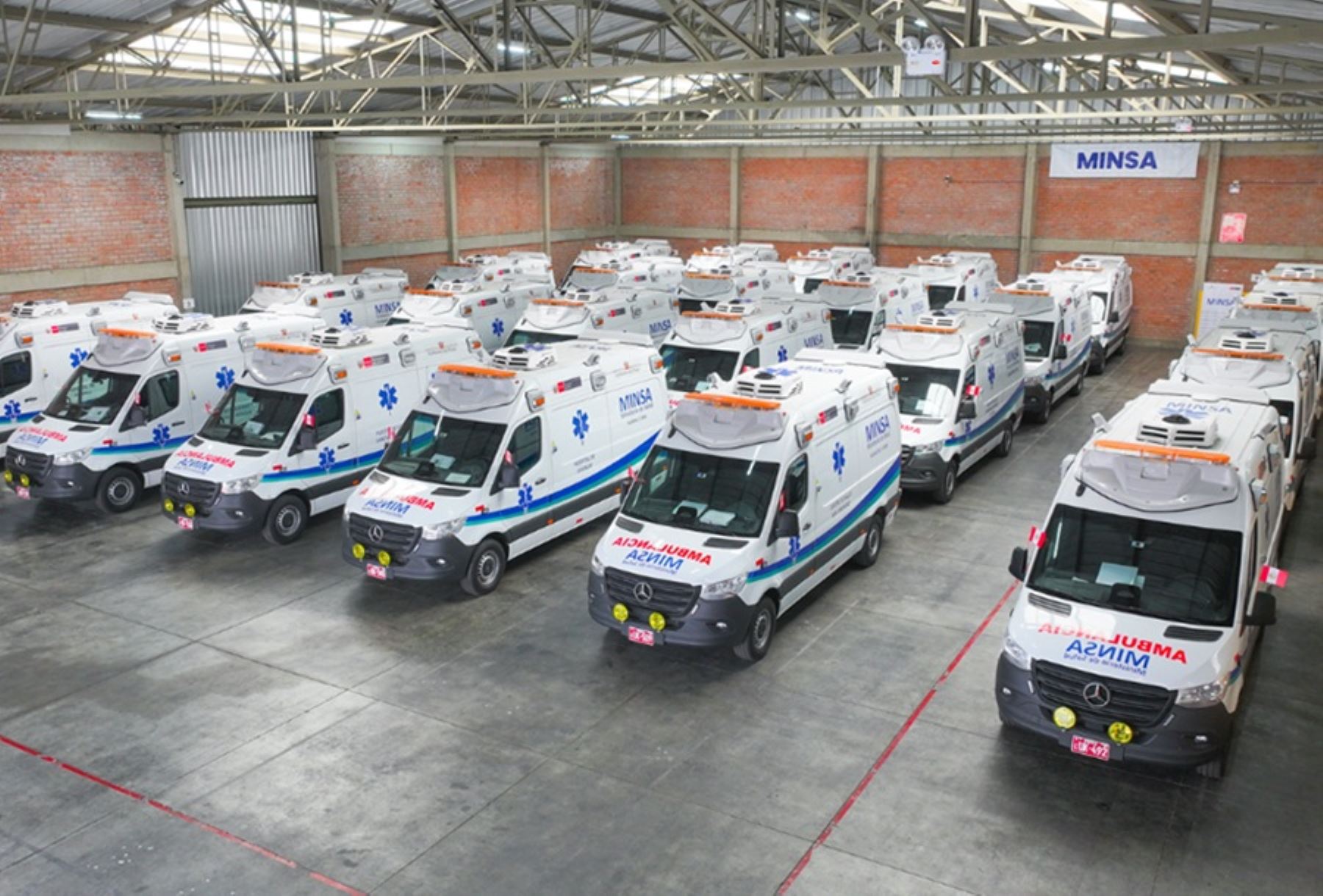 Minsa distribuye 28 ambulancias en regiones para reducir tiempo de atención en emergencias