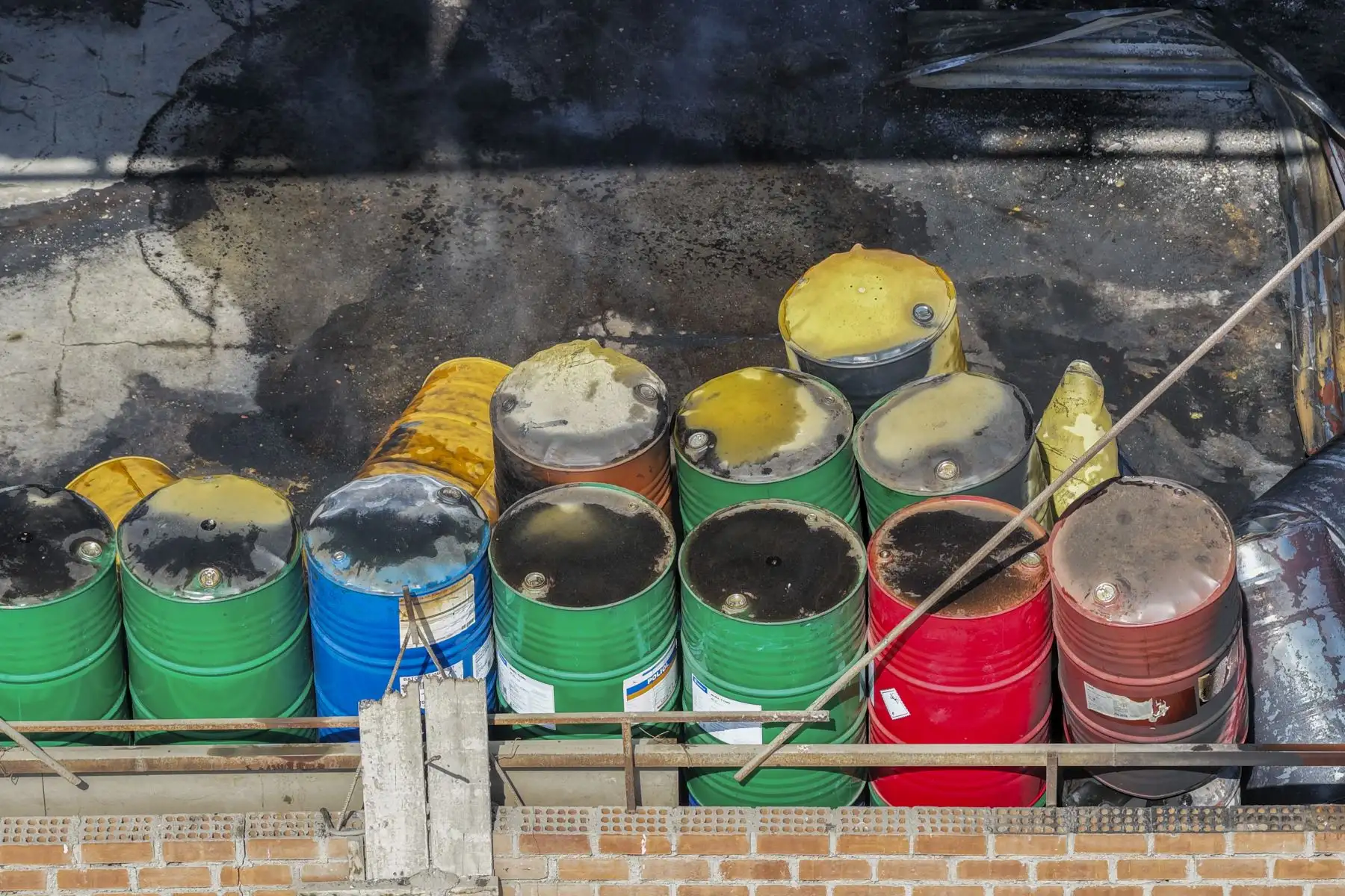 Un incendio de regulares proporciones se desató en un inmueble con material inflamable ubicado en la zona de Trapiche en Comas, desde horas de la mañana del sábado 25 de julio de 2026. Unas 9 unidades del Cuerpo General de Bomberos Voluntarios del Perú acudieron al lugar para controlar la emergencia. Foto: ANDINA/Daniel Bracamonte