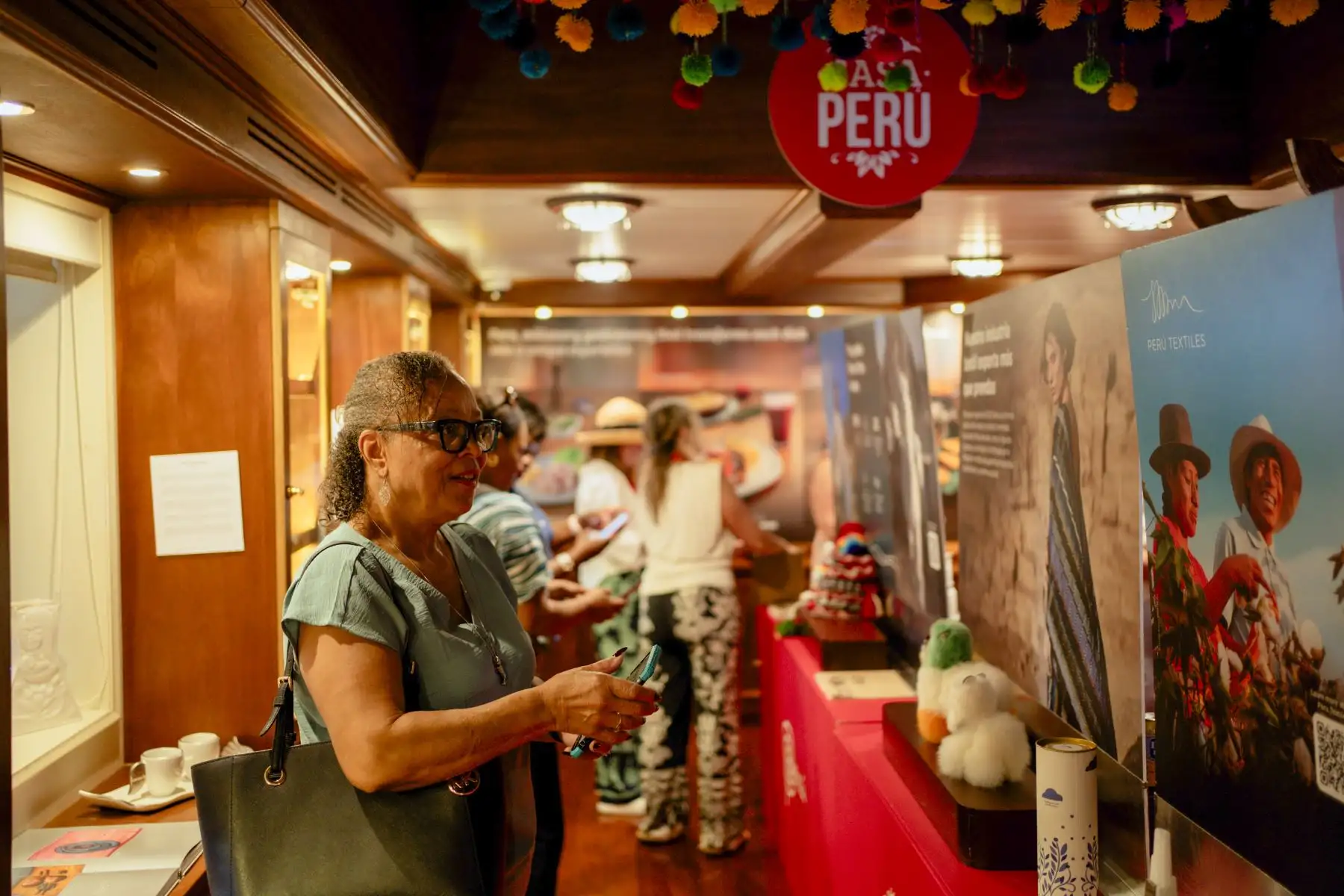 La Comisión de Promoción del Perú para la Exportación y el Turismo (PROMPERÚ), entidad adscrita al Mincetur, llevó la esencia del Perú a Nueva York y Boston a través de la Casa Perú, un espacio de promoción de la Marca Perú instalado a bordo del B.A.P. Unión que permitió acercar la riqueza turística, gastronómica, cultural y exportable del país a más de 40 000 visitantes estadounidenses. Foto: Promperú
